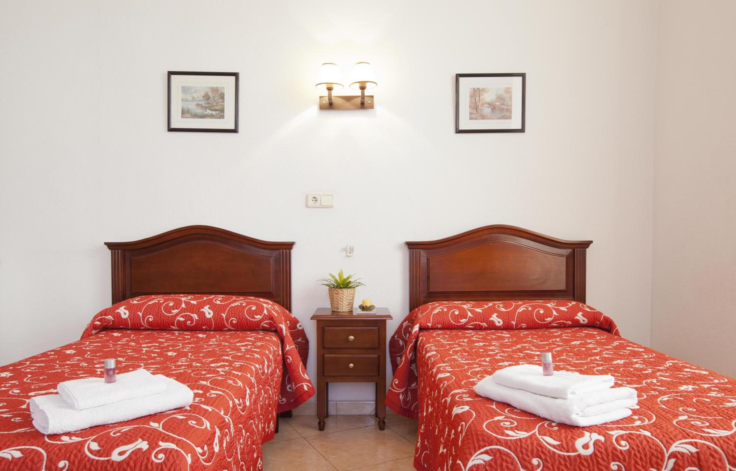 Double Room - Photo 17