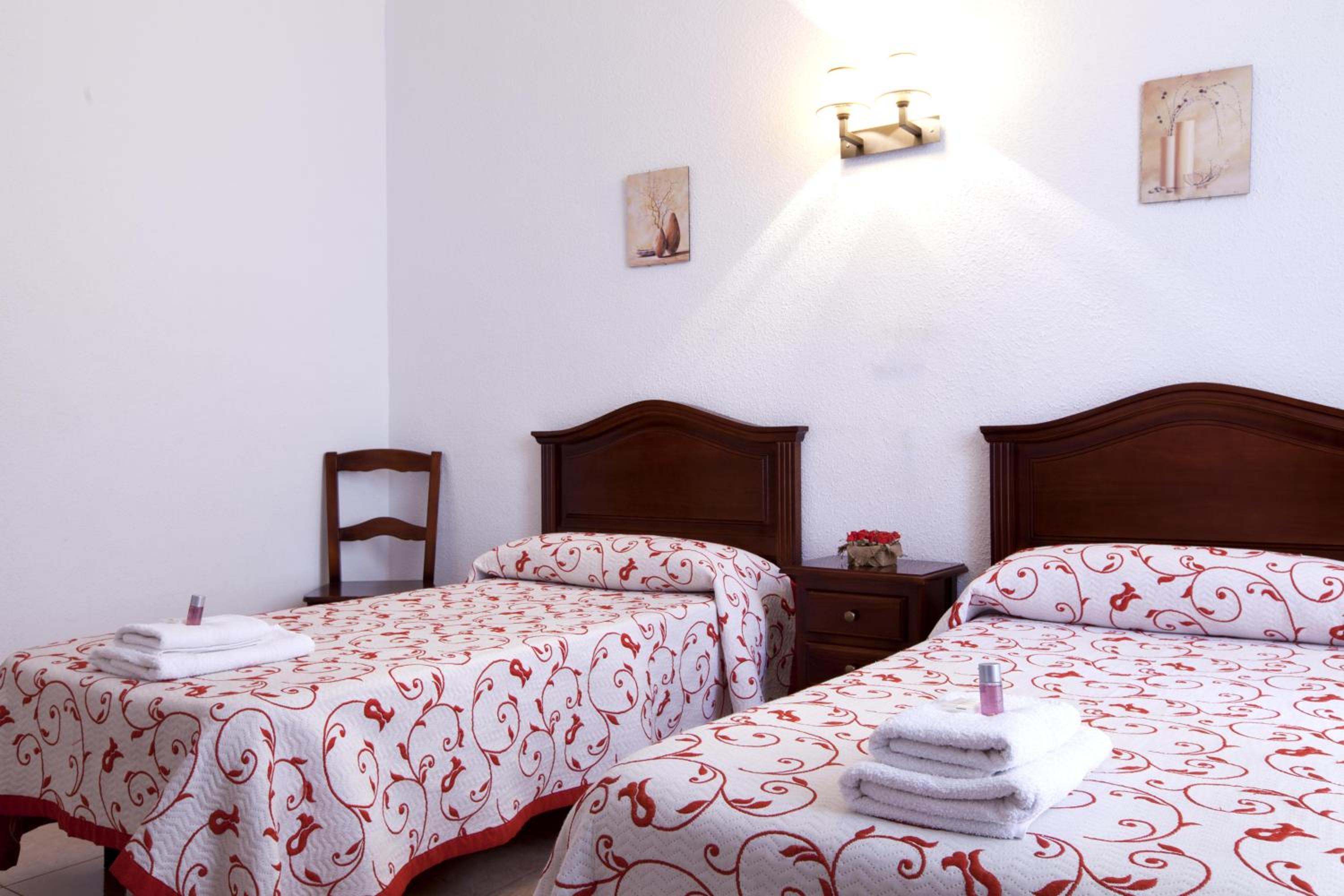 Double Room - Photo 8