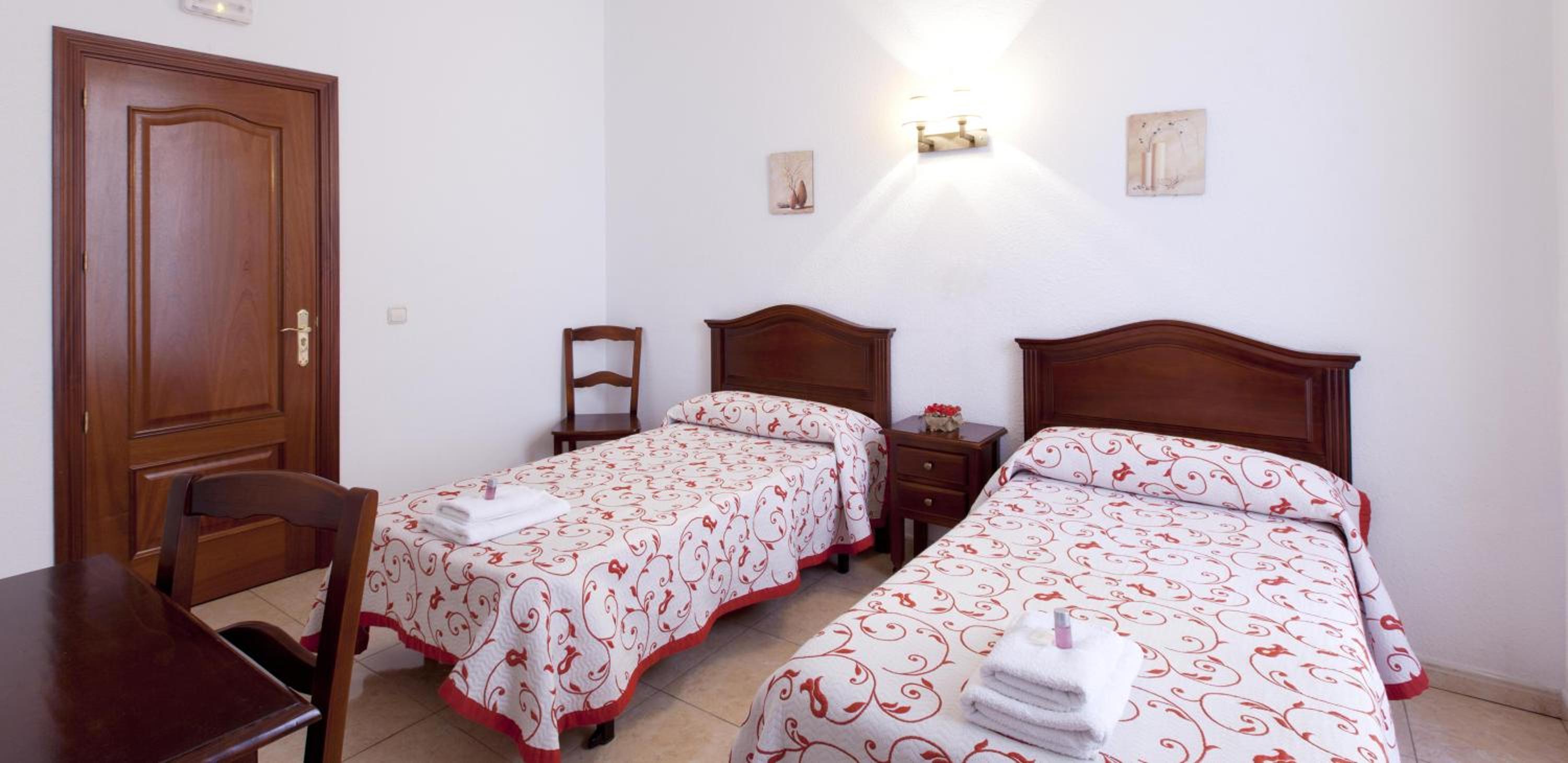 Double Room - Photo 13