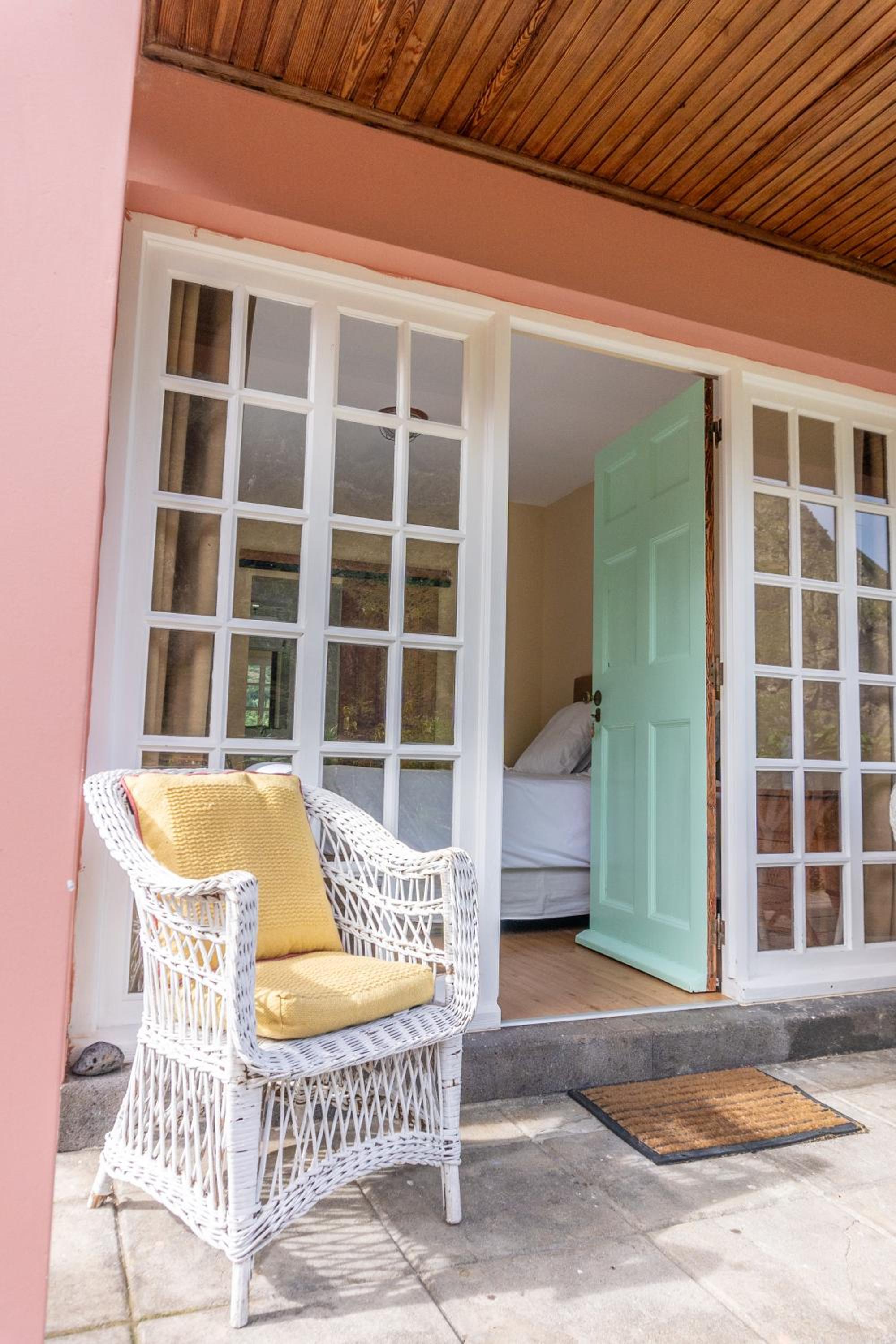 Double Room with Private Bathroom - Photo 8