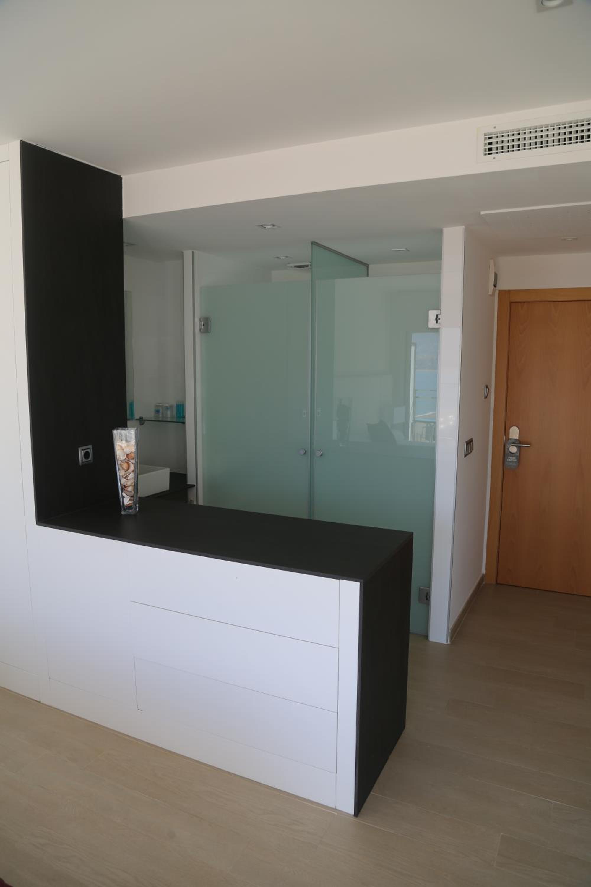 Premium Room with Partial Sea View photo 3