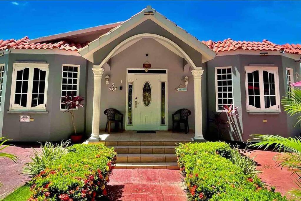 Three-Bedroom House photo 1