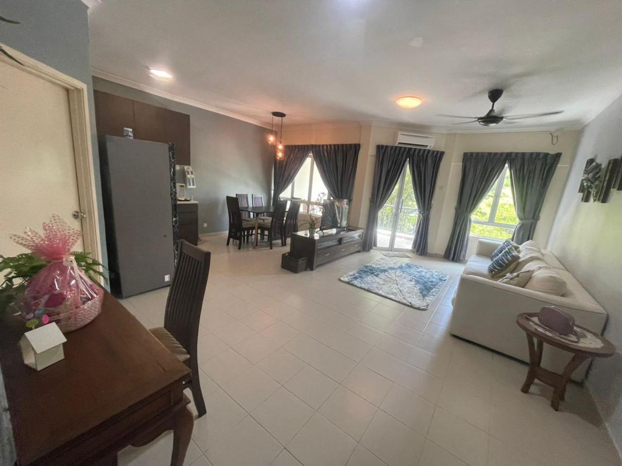Apartment with Balcony photo 1