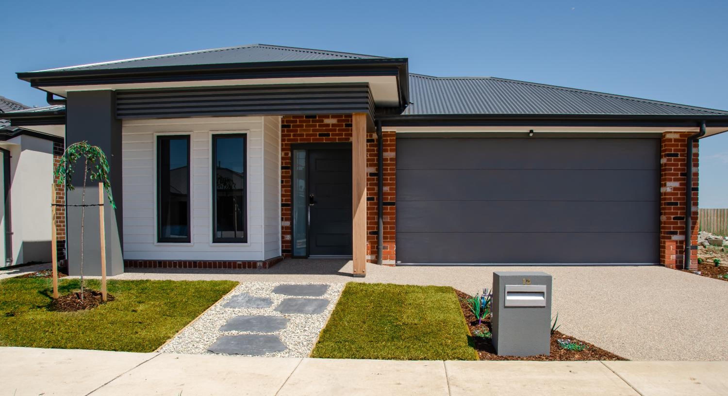 Four-Bedroom House photo 2