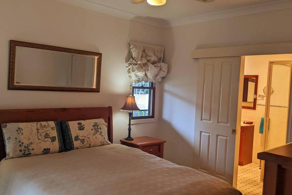 Three-Bedroom House photo 2