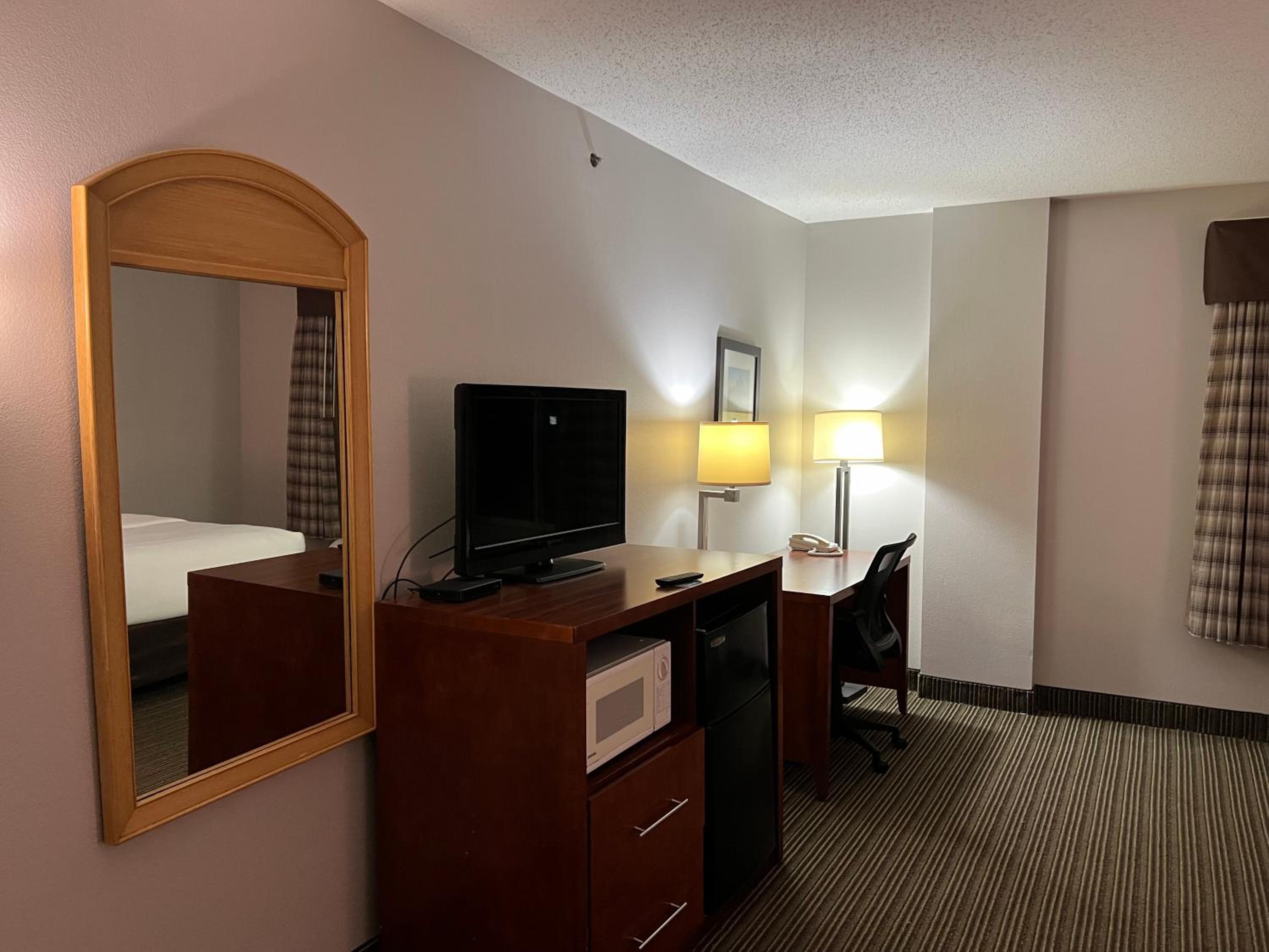 Premium Queen Room with Two Queen Beds - Non-Smoking - Photo 1