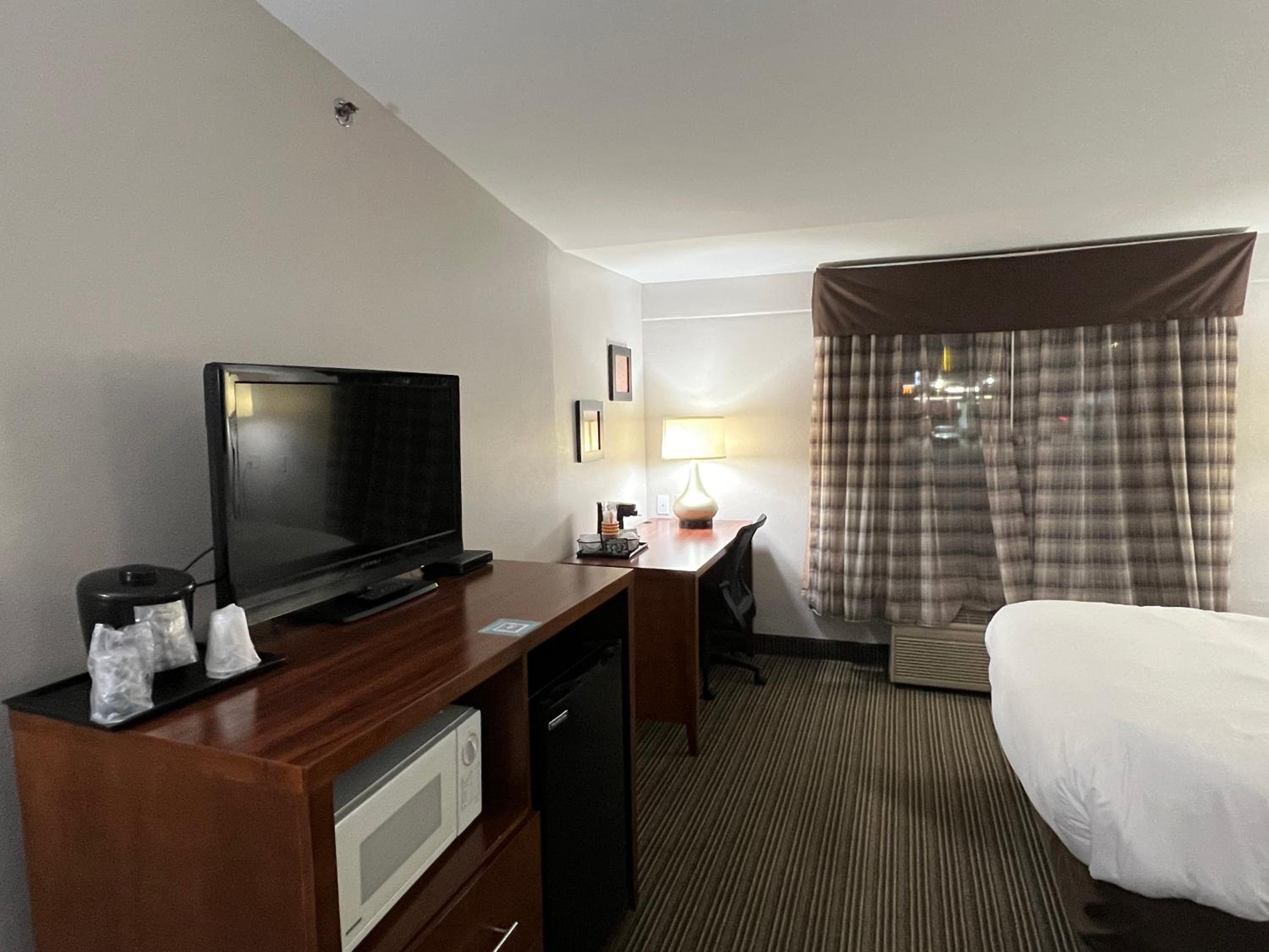 Double Room with Two Double Beds - Non-Smoking - Photo 1