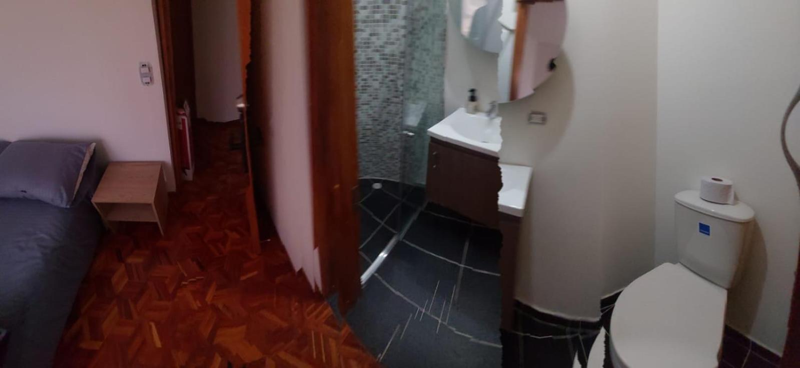 Double Room with Private Bathroom photo 3