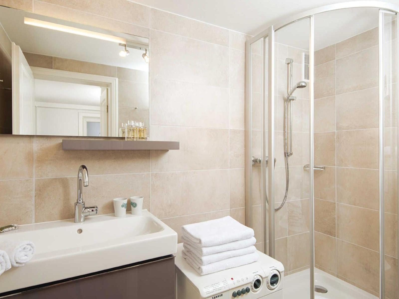 Two-Bedroom Apartment with Terrace photo 2