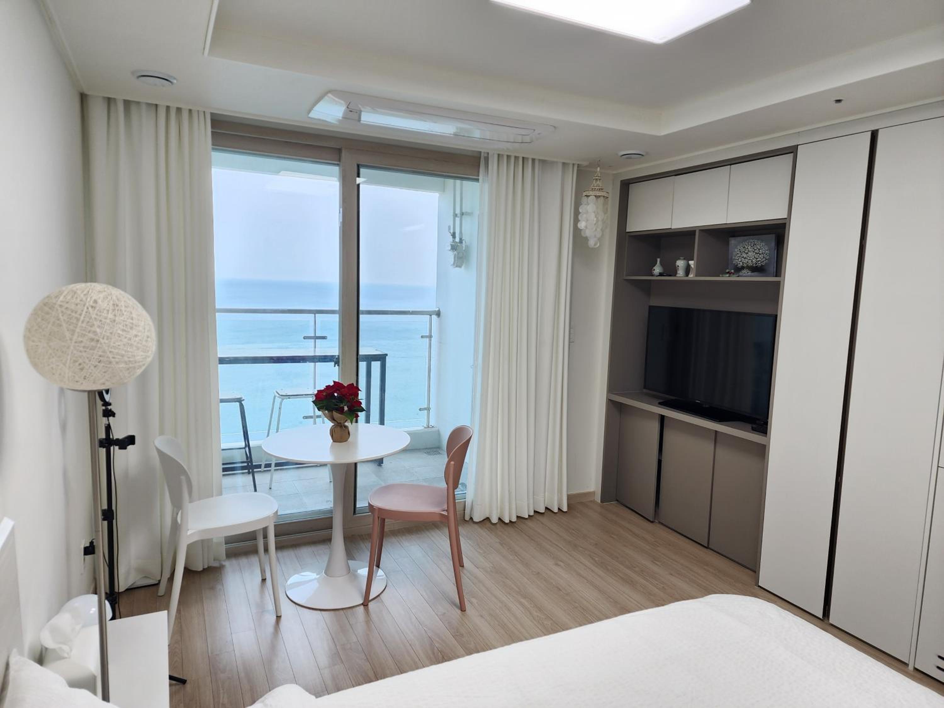 Studio Apartment with Sea View photo 1