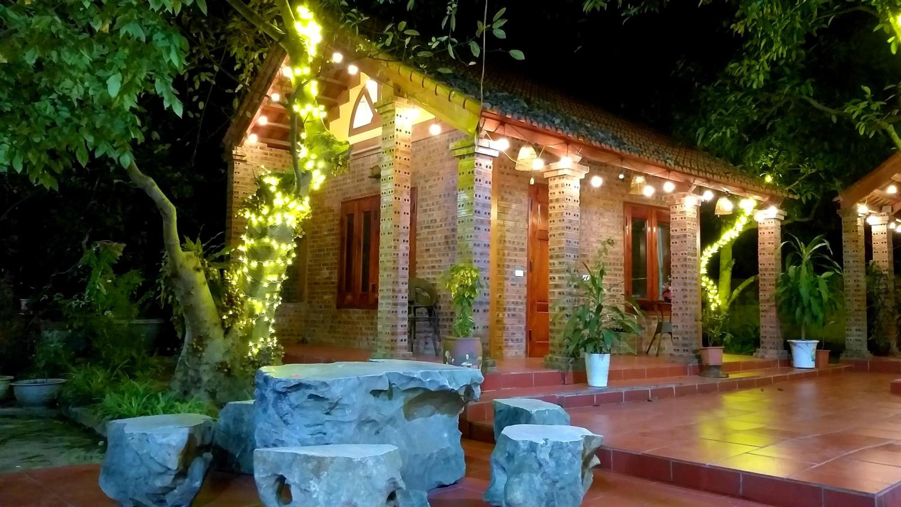 Bungalow With Garden View - Photo 21