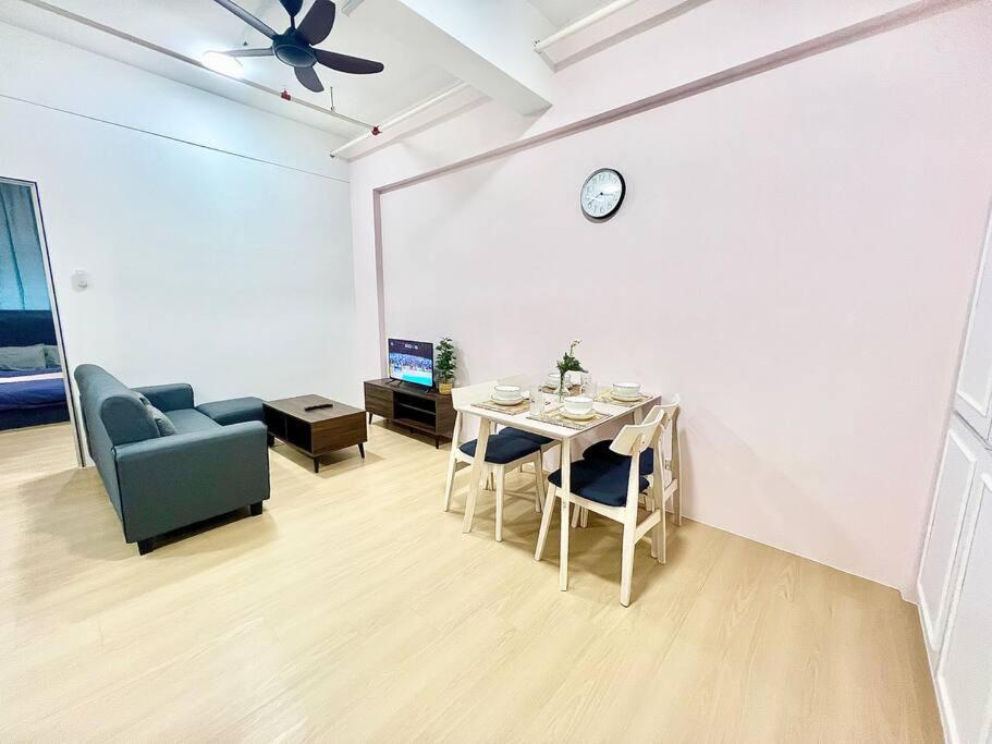 Two-Bedroom Apartment photo 3