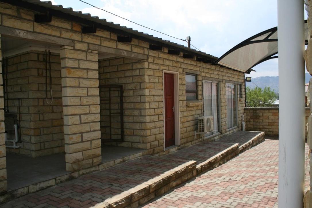 Double Room With Private Bathroom photo 1