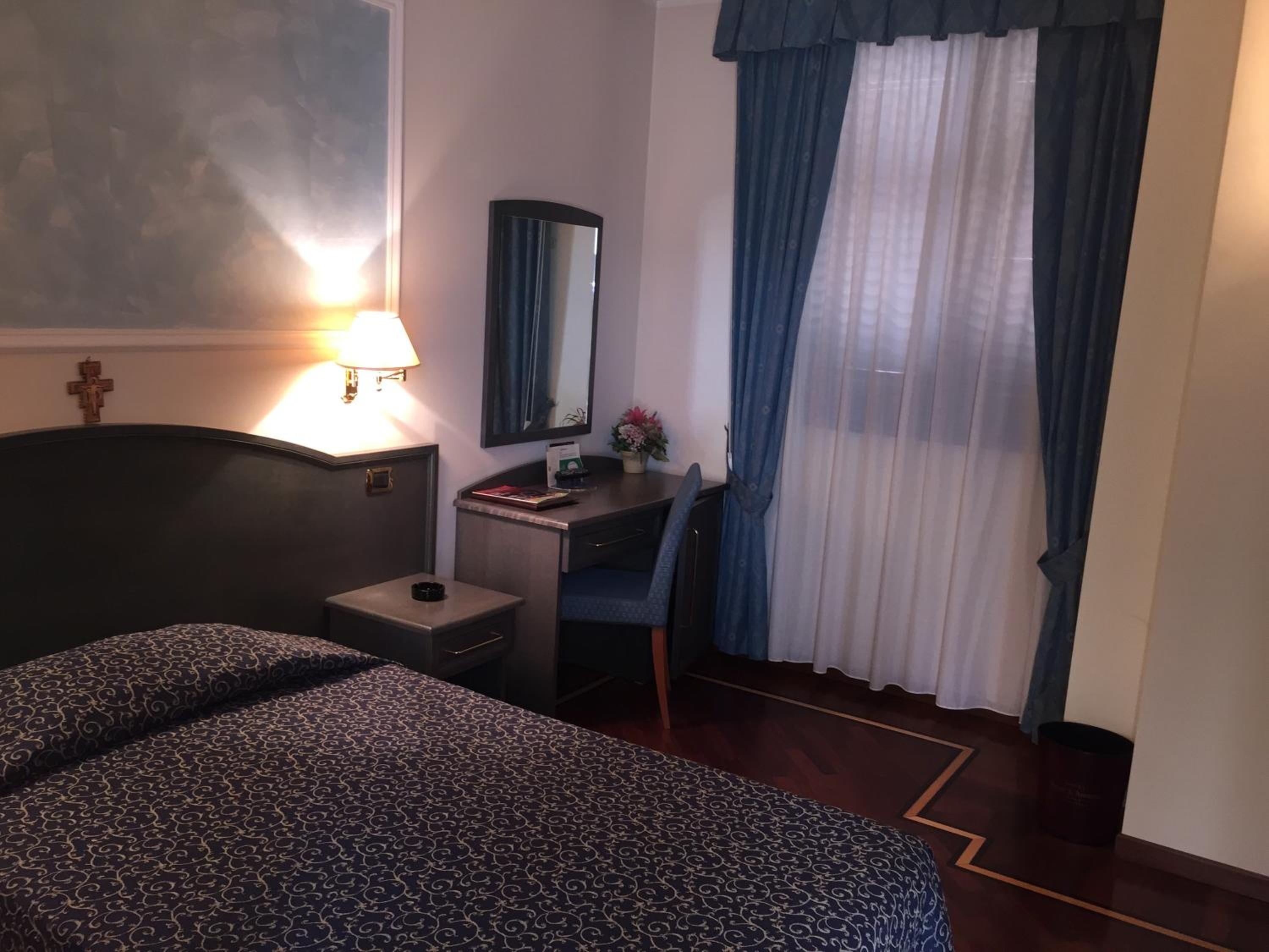 Deluxe Single Room