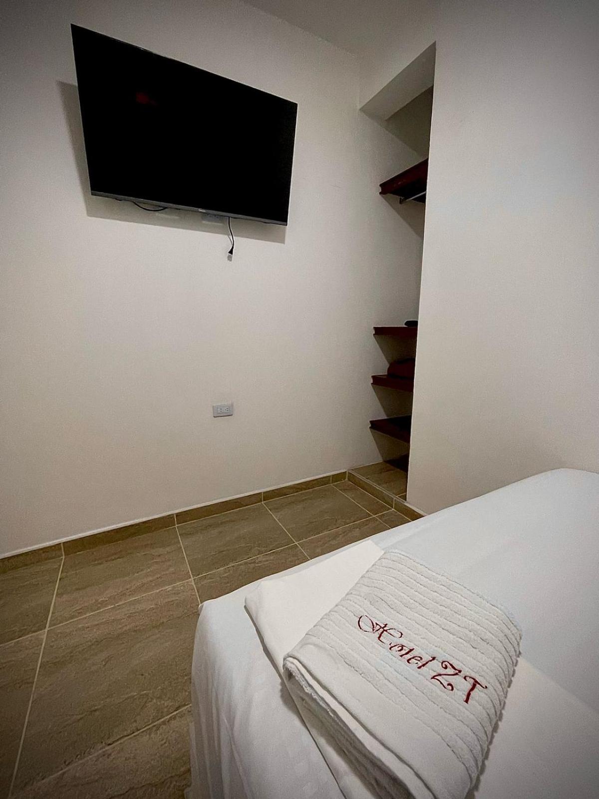 Double Room with Private Bathroom photo 3