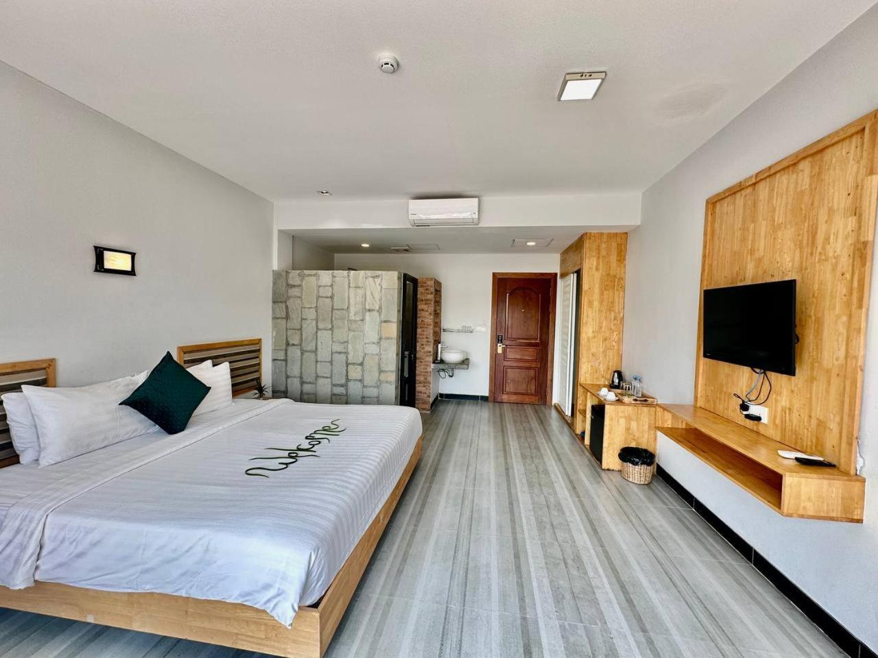 Deluxe Double or Twin Room with City View photo 3