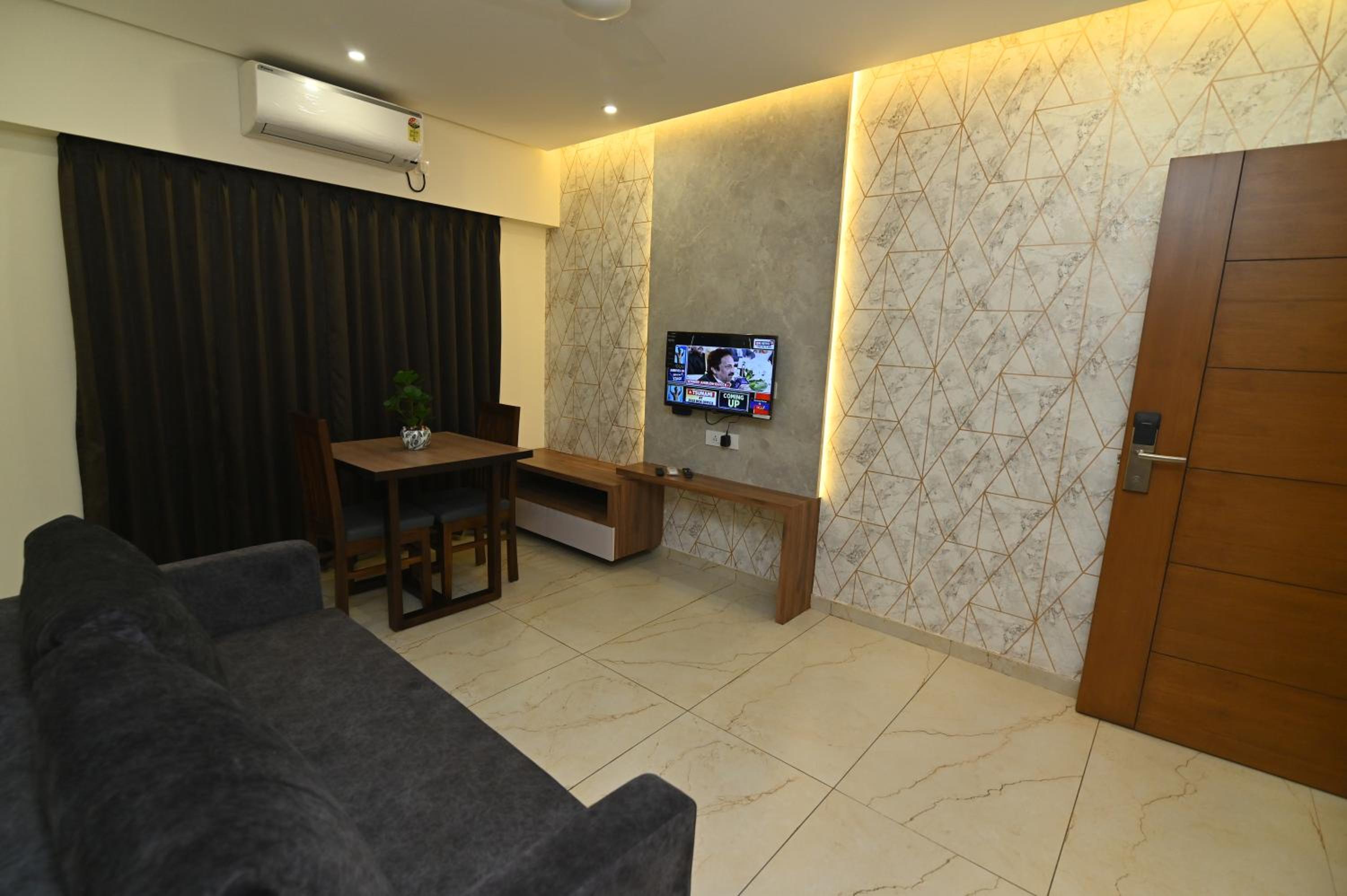 Deluxe Family Suite photo 2