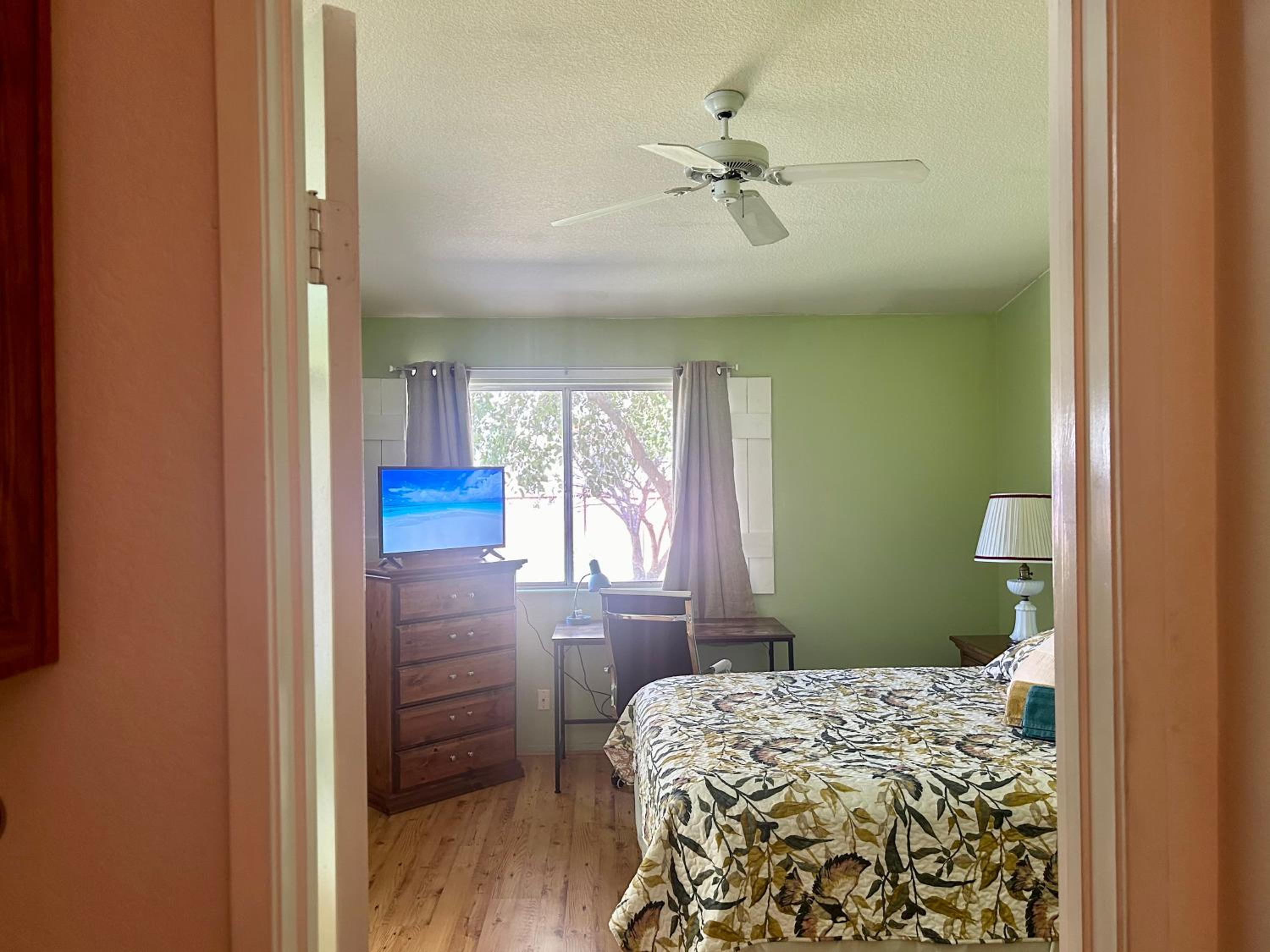 Queen Room with Garden View