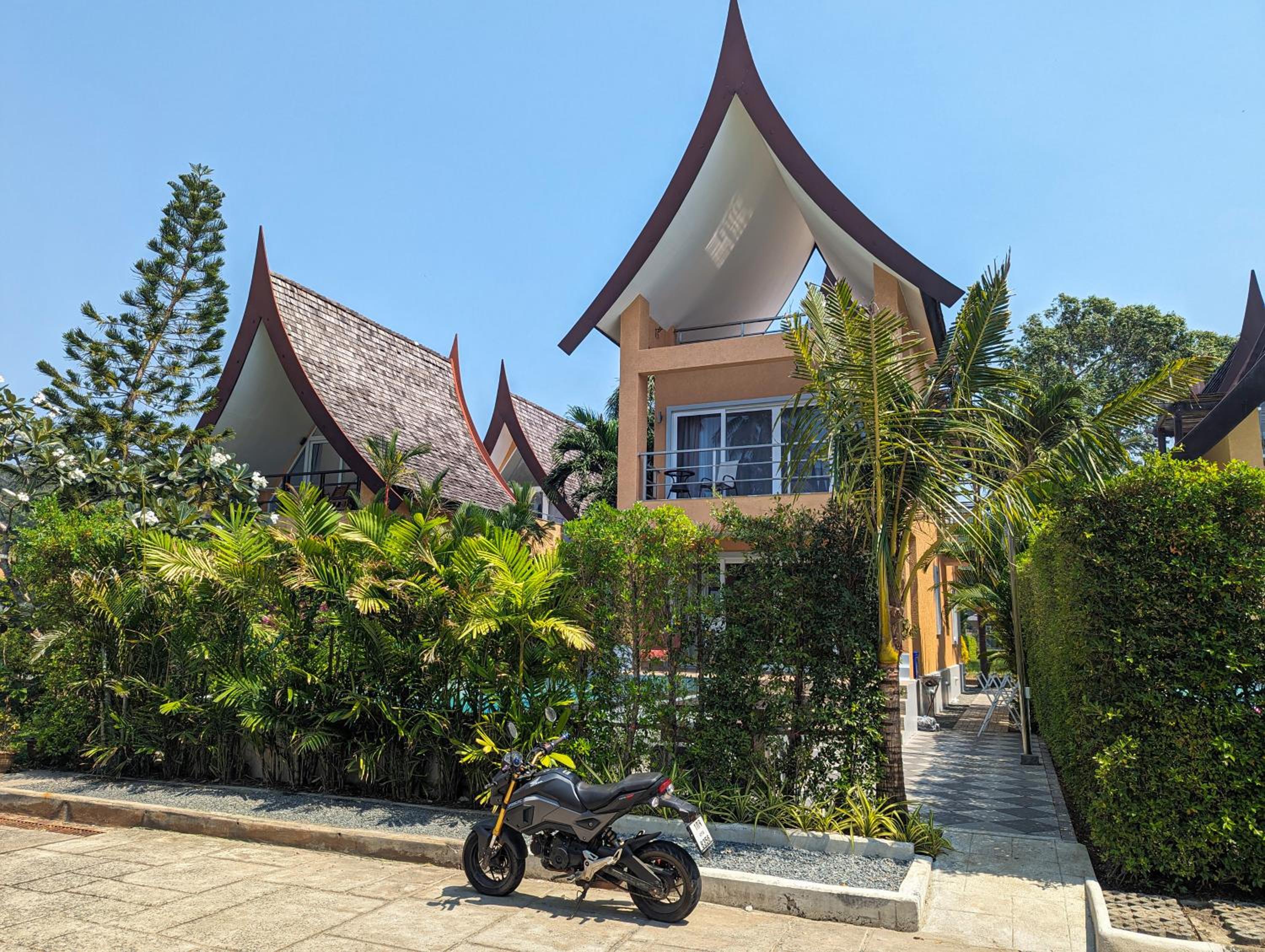 Villa - Photo 2