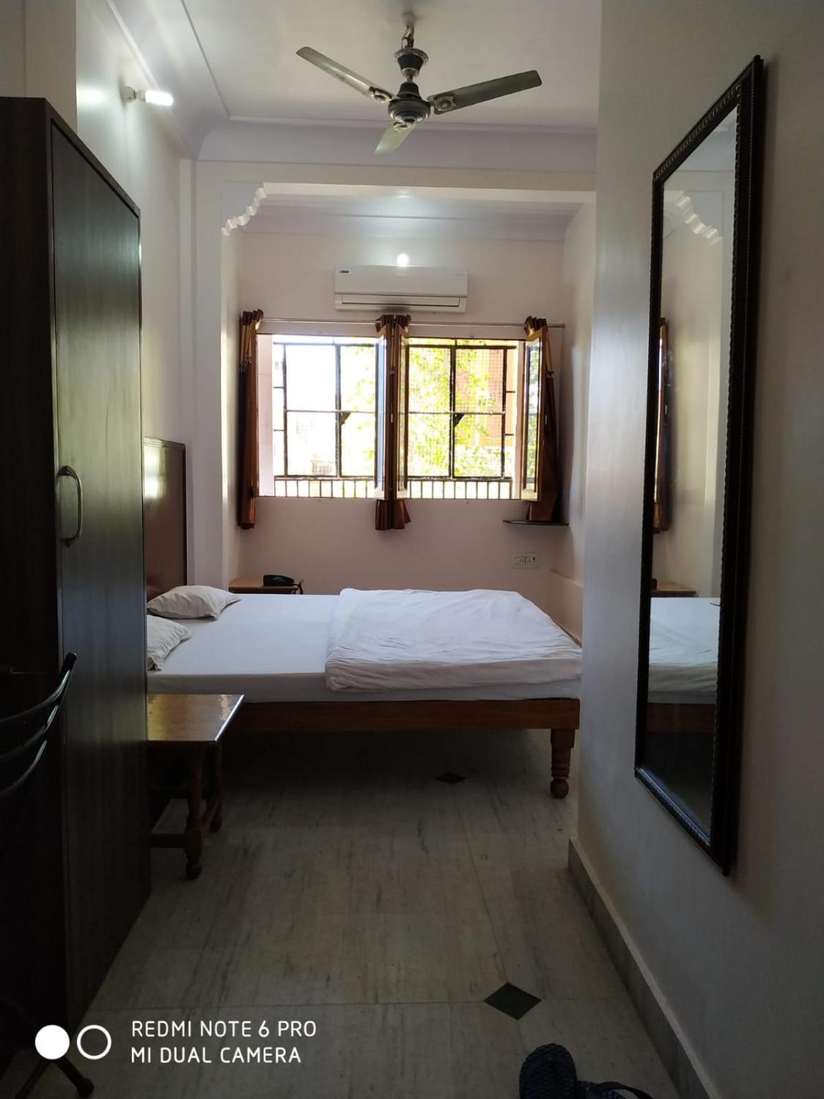 Deluxe Double Room - Photo 8