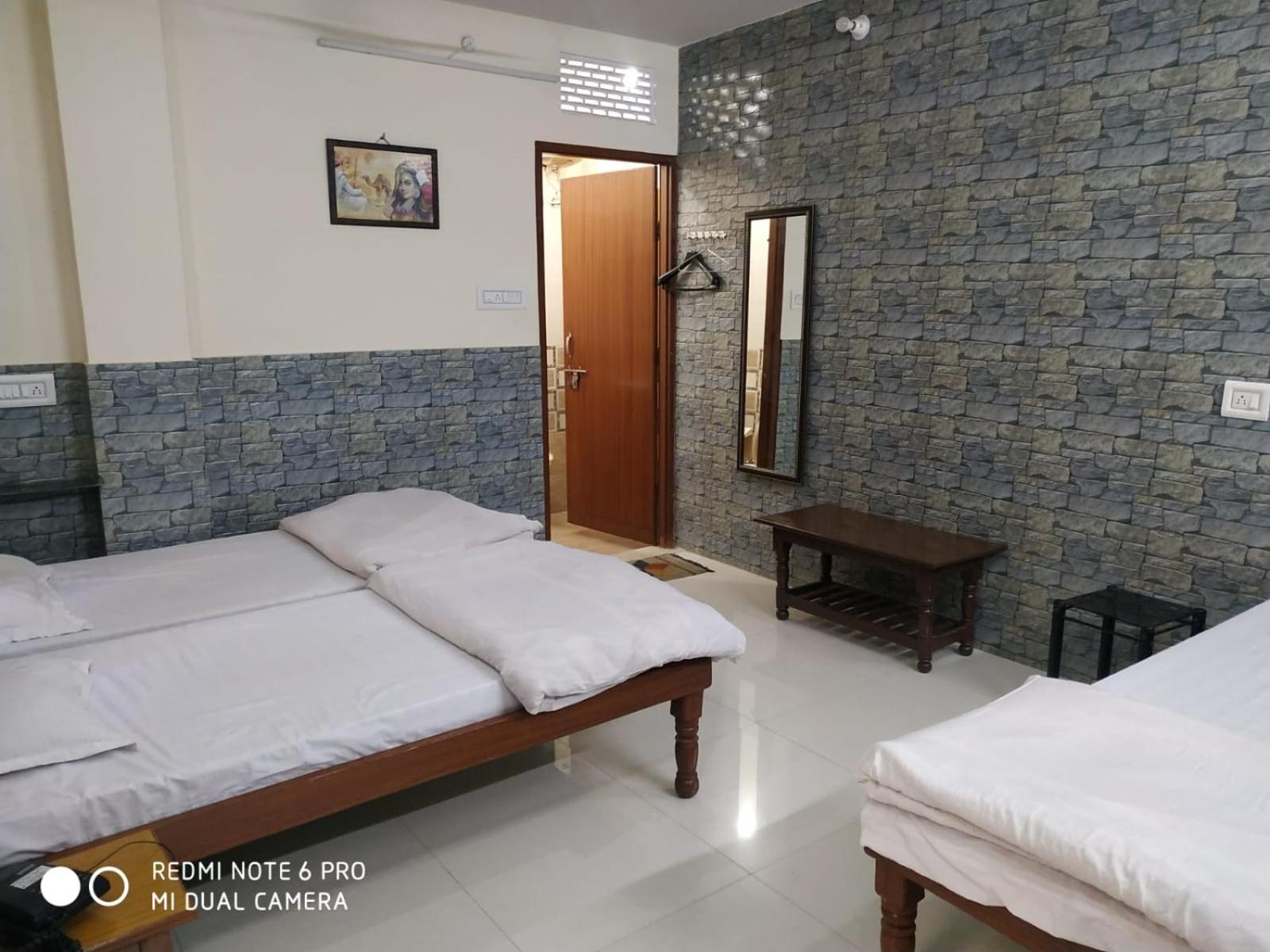Deluxe Triple Room - Photo 1