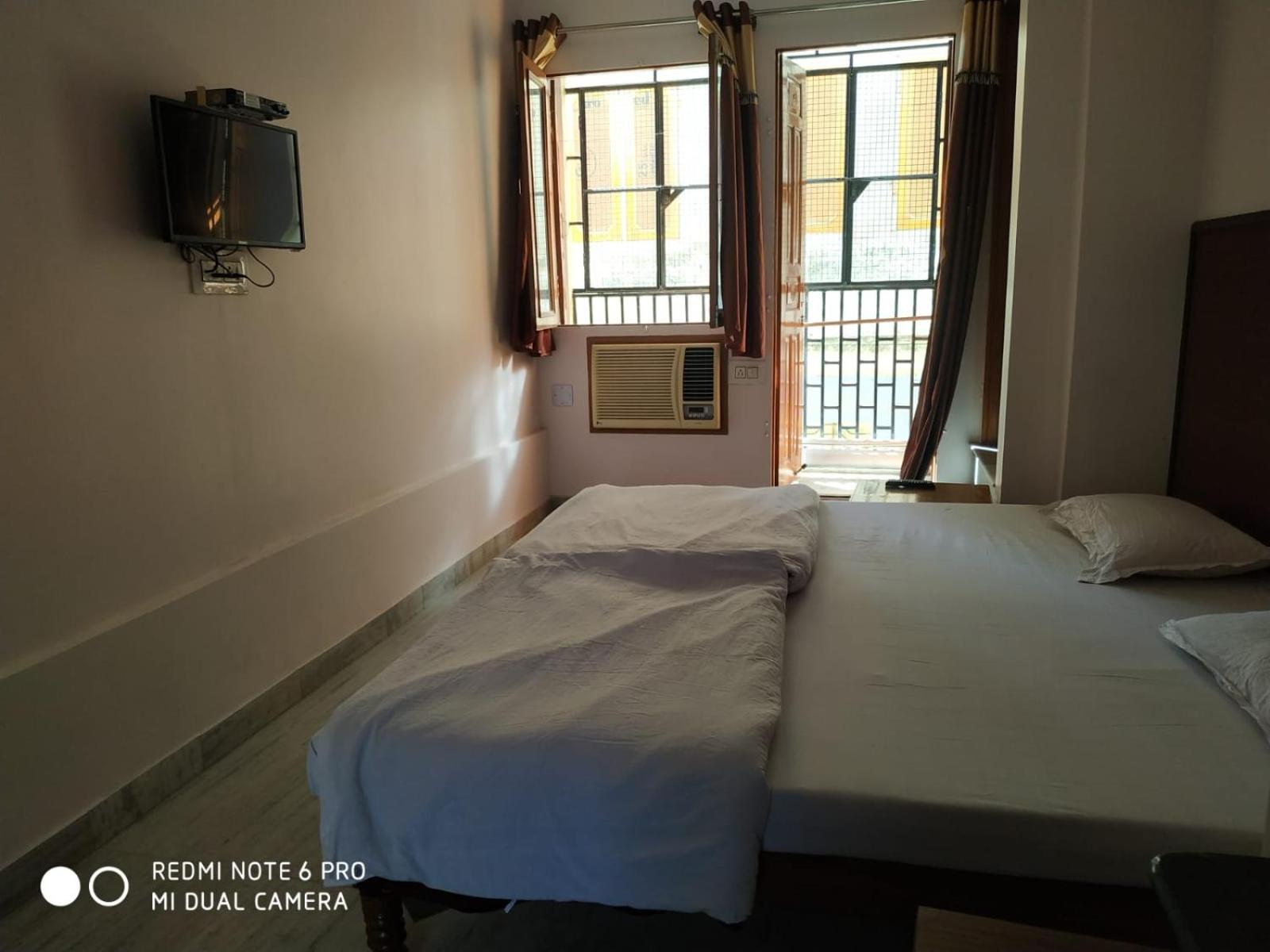 Deluxe Double Room - Photo 9