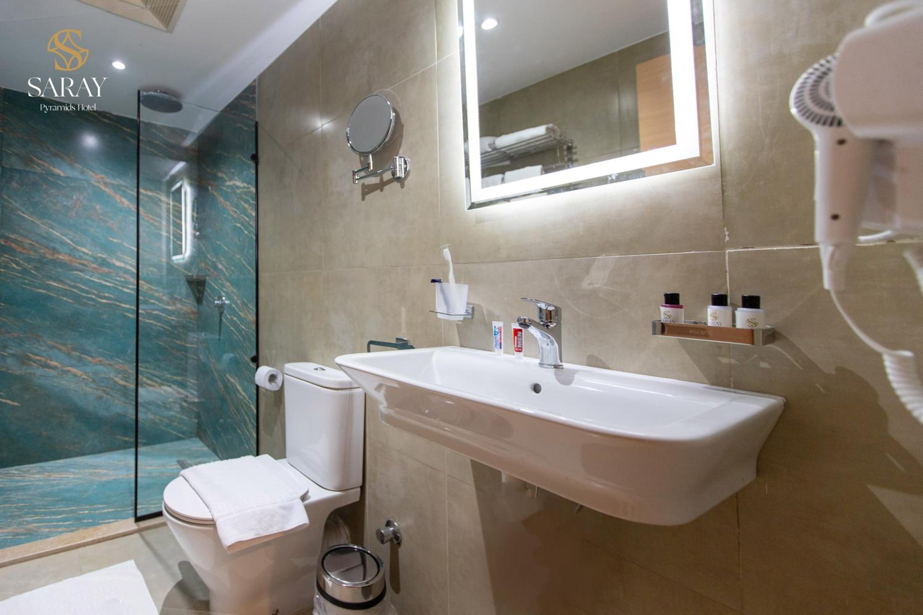 Standard Double or Twin Room thumbnail 6