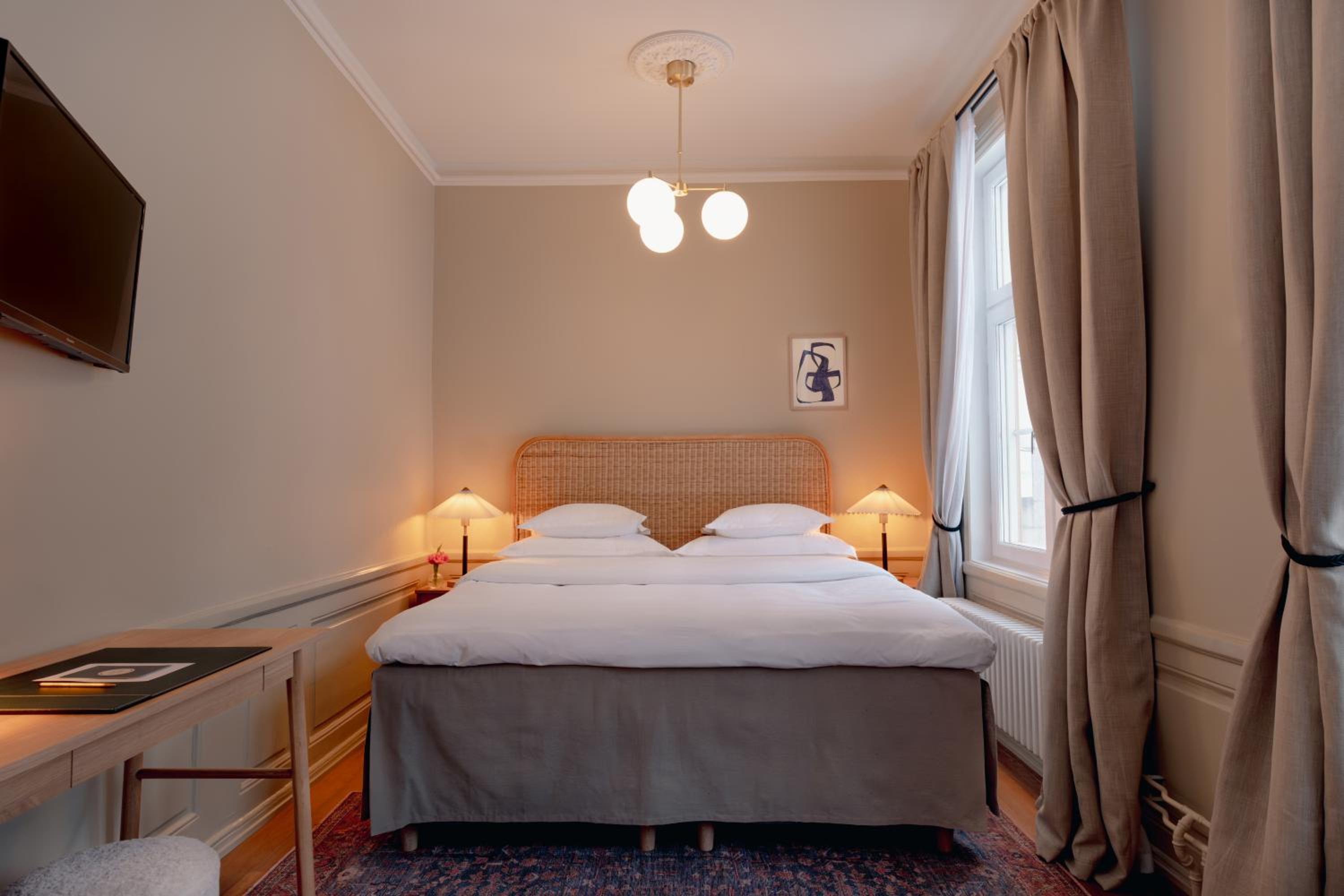 Superior King Room with Park View