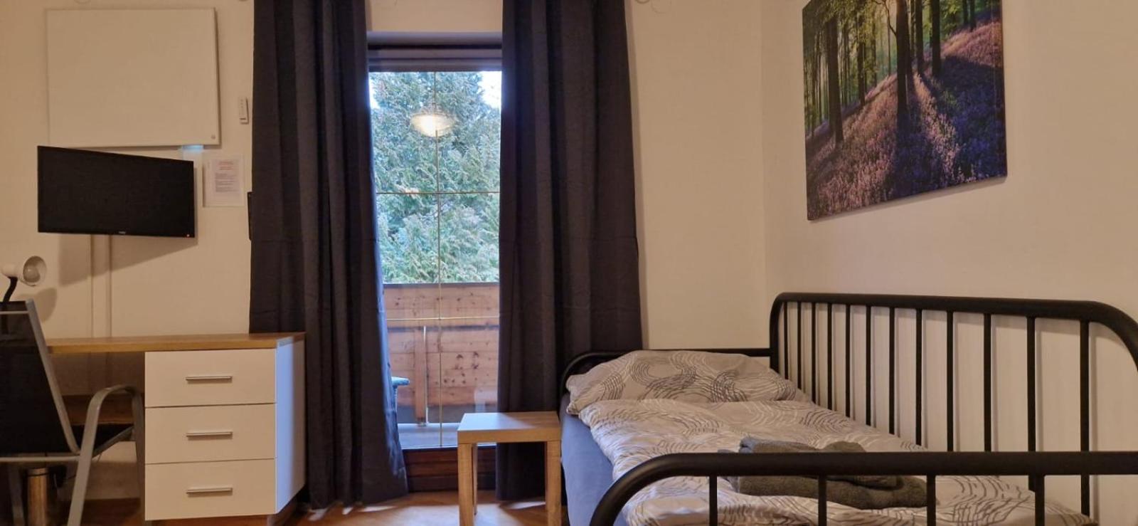 Triple Room with Shared Bathroom photo 1