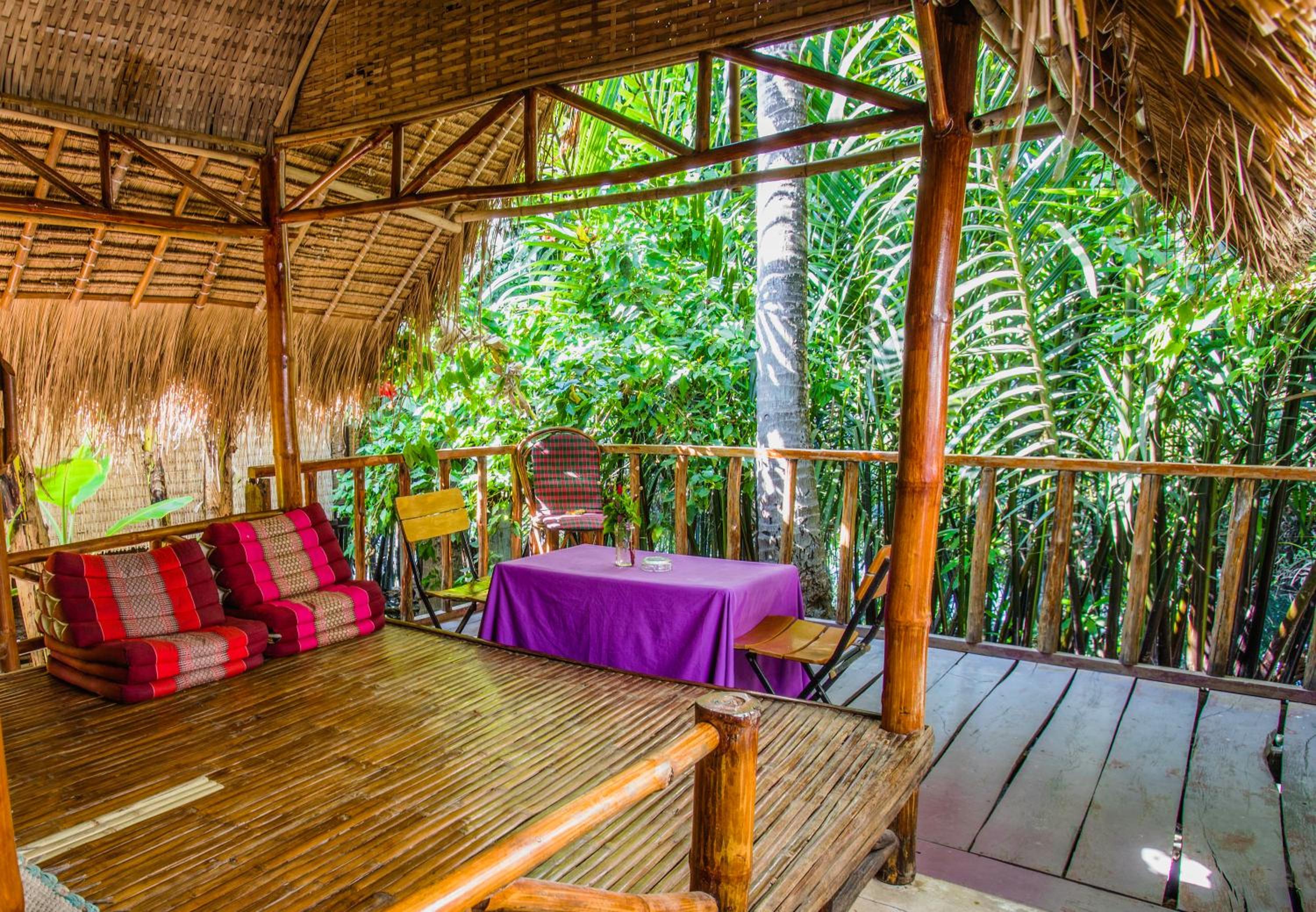 Bungalow - Water Front  - Photo 8