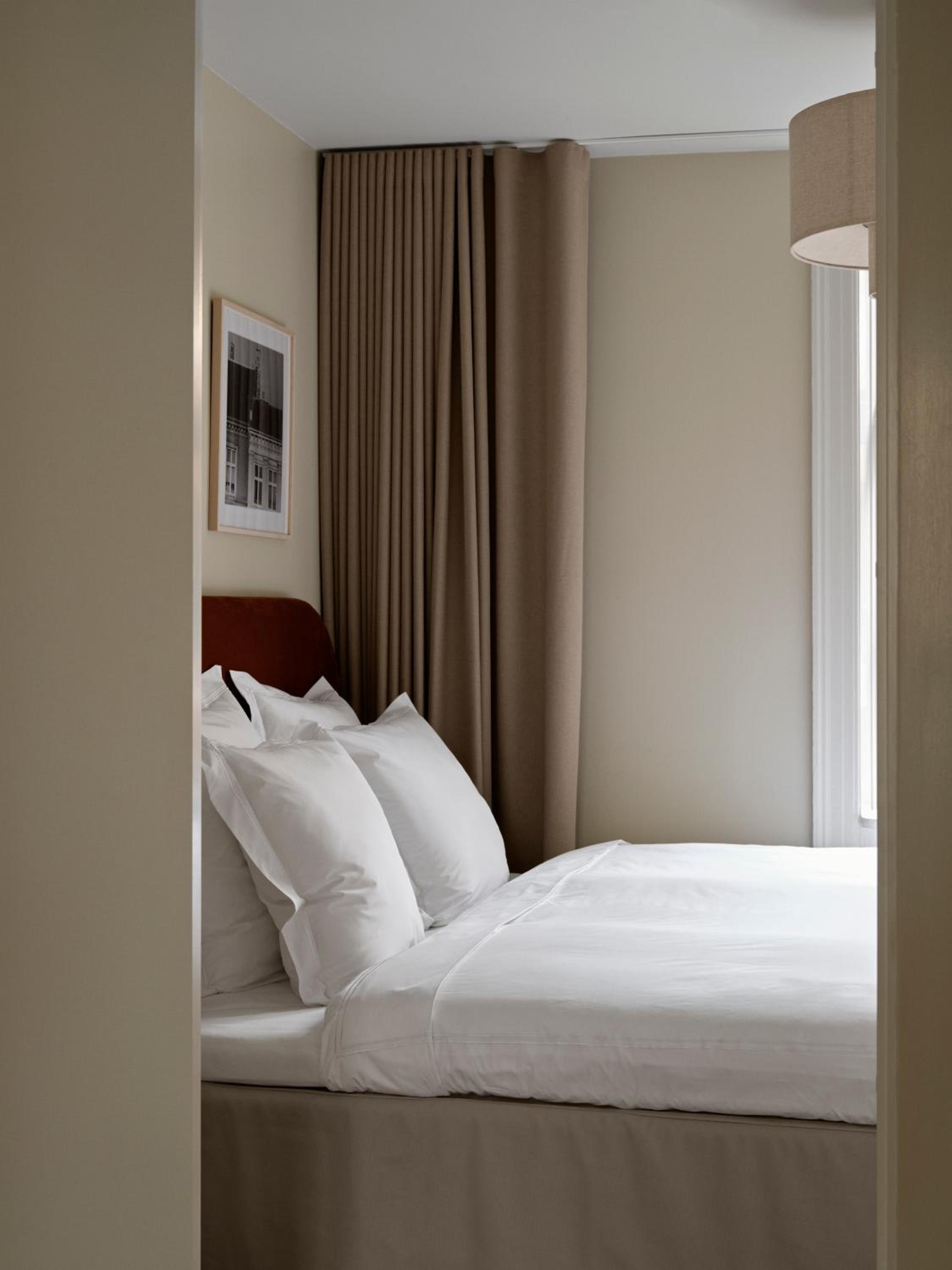 Three-Bedroom Apartment - Photo 14
