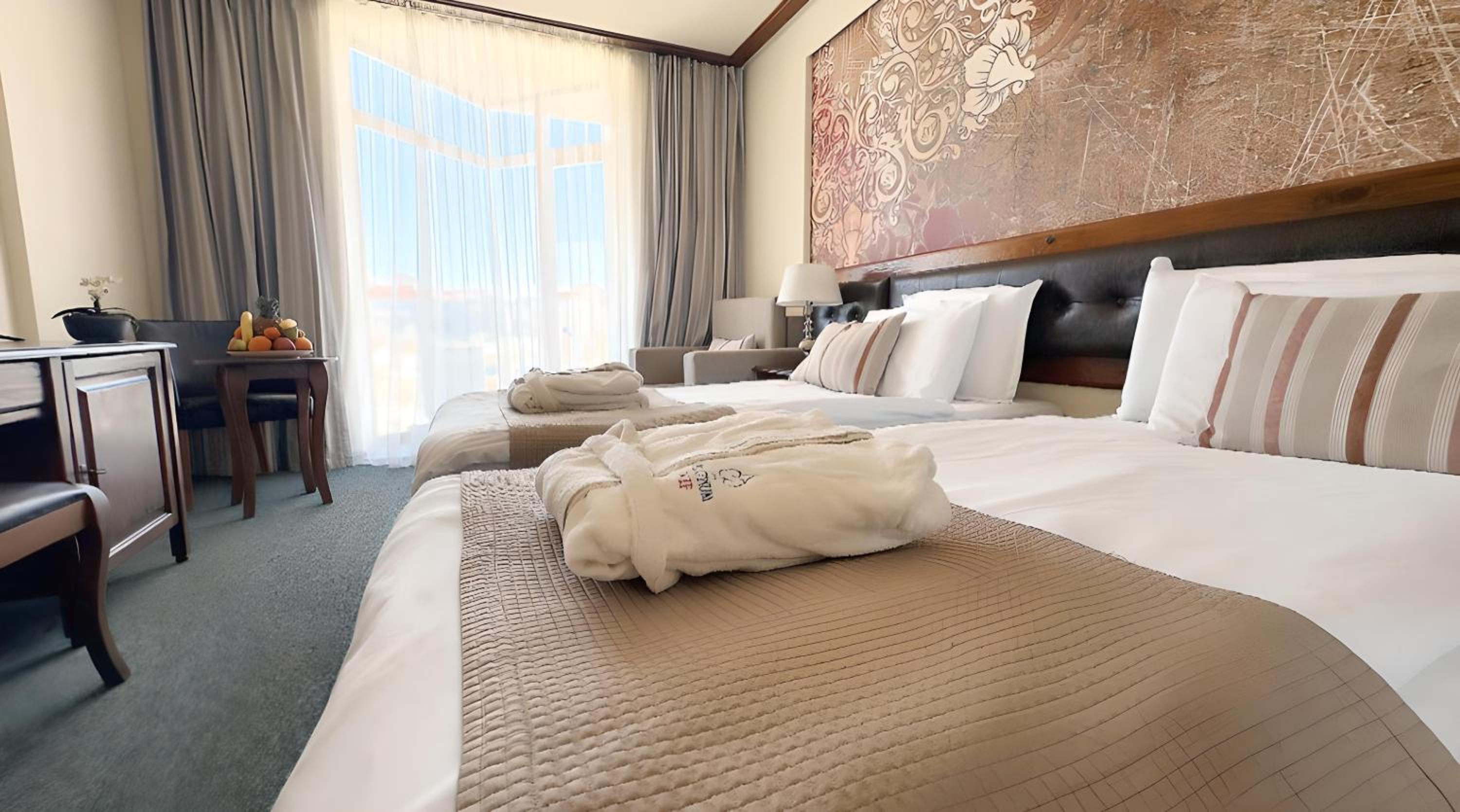 Twin Room with Balcony (1 Adult + 2 Children) - Halfboard Included photo 2