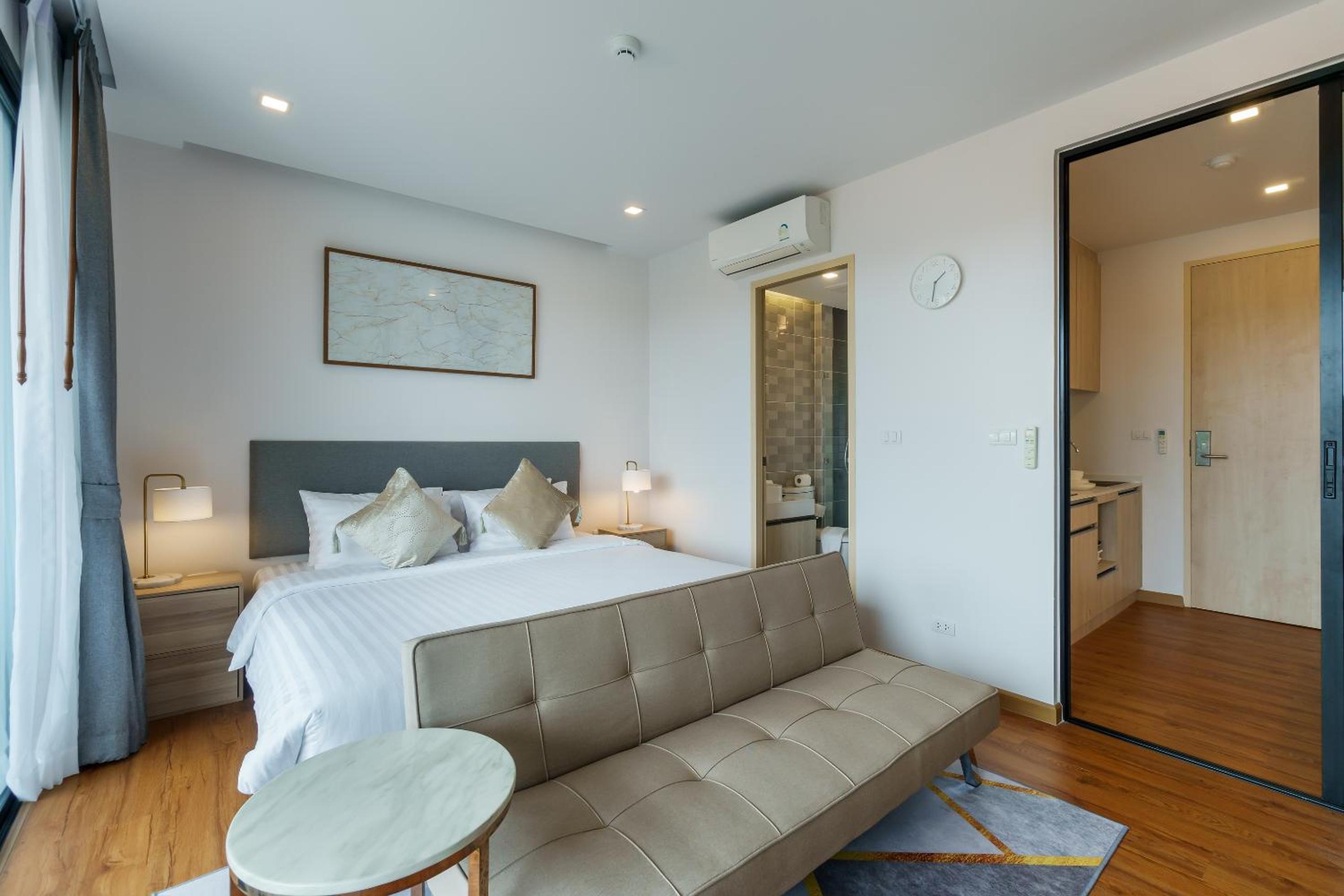 One-Bedroom Apartment