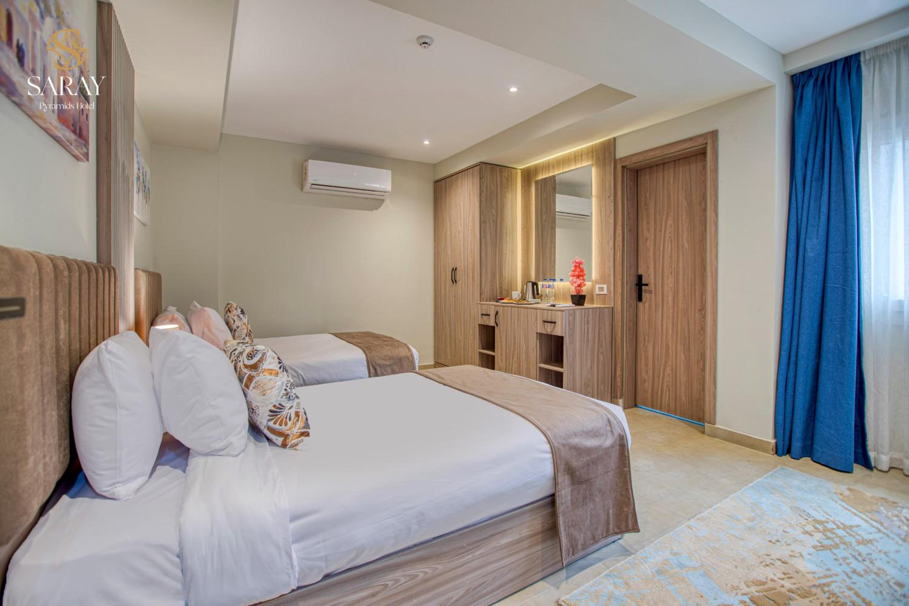 Deluxe Double or Twin Room thumbnail 6