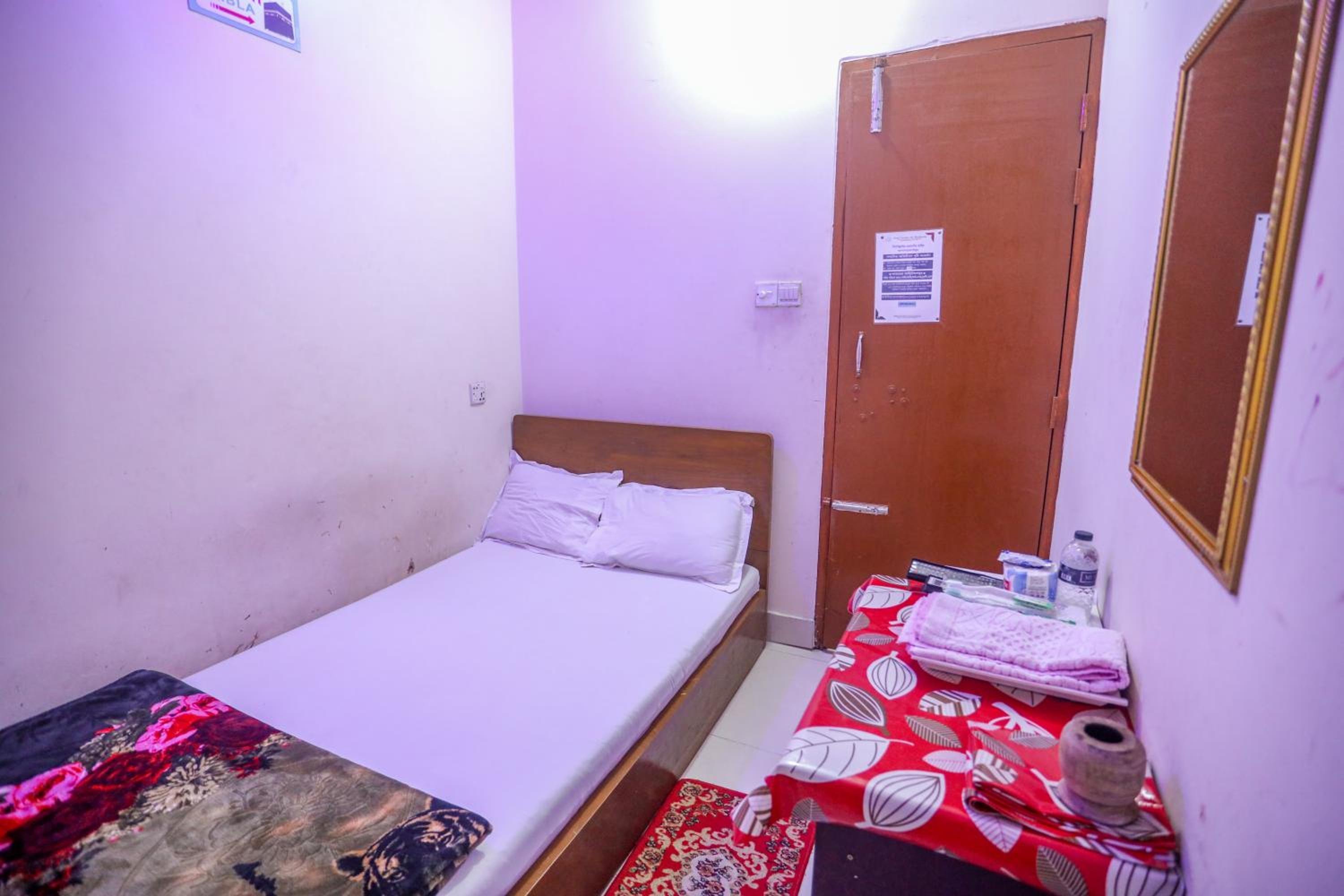 Single Room photo 2
