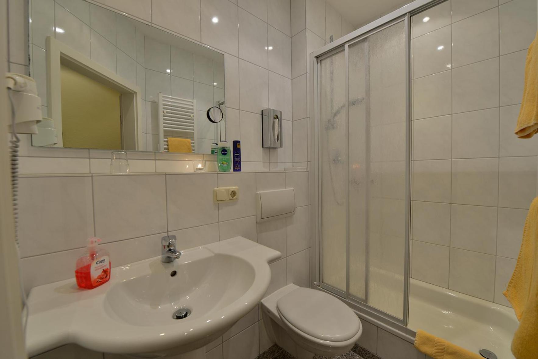 Single Room photo 3