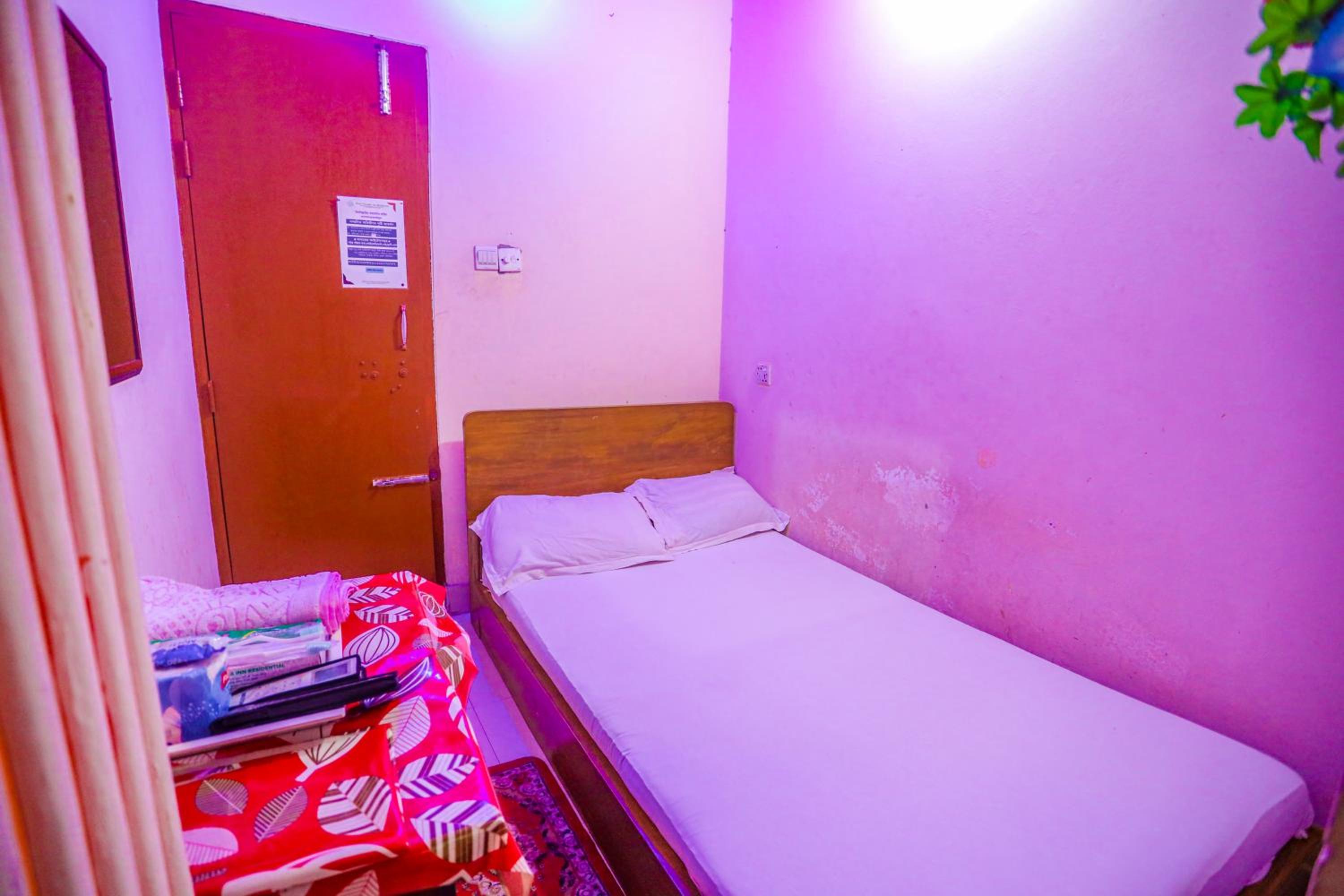 Single Room photo 3