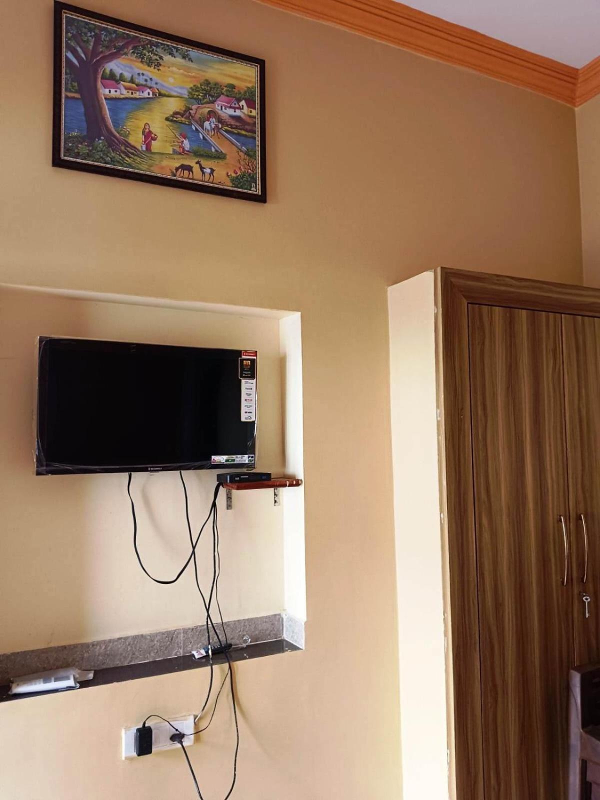 Single Room with Private External Bathroom