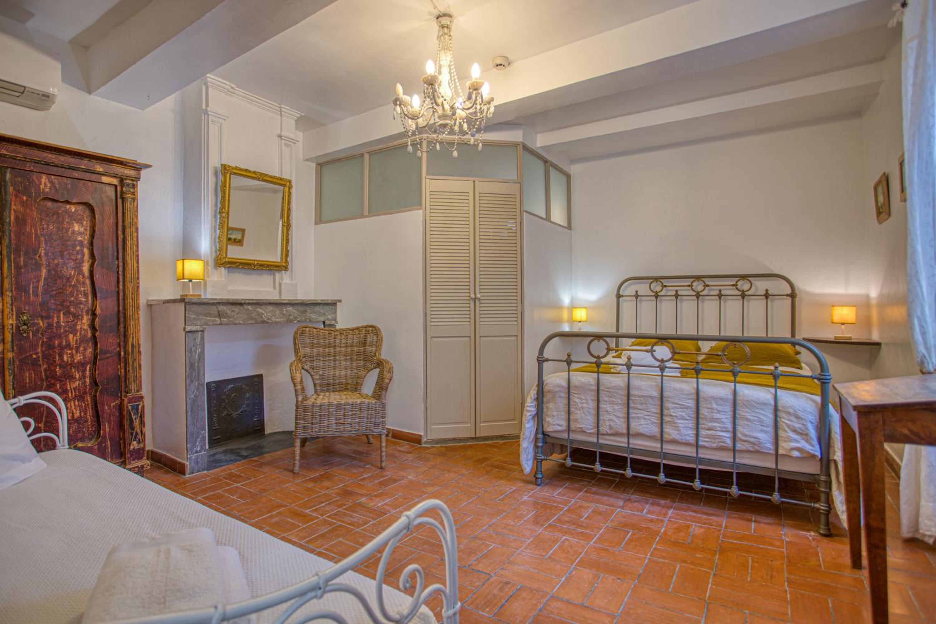 Triple Room with City View - Photo 2