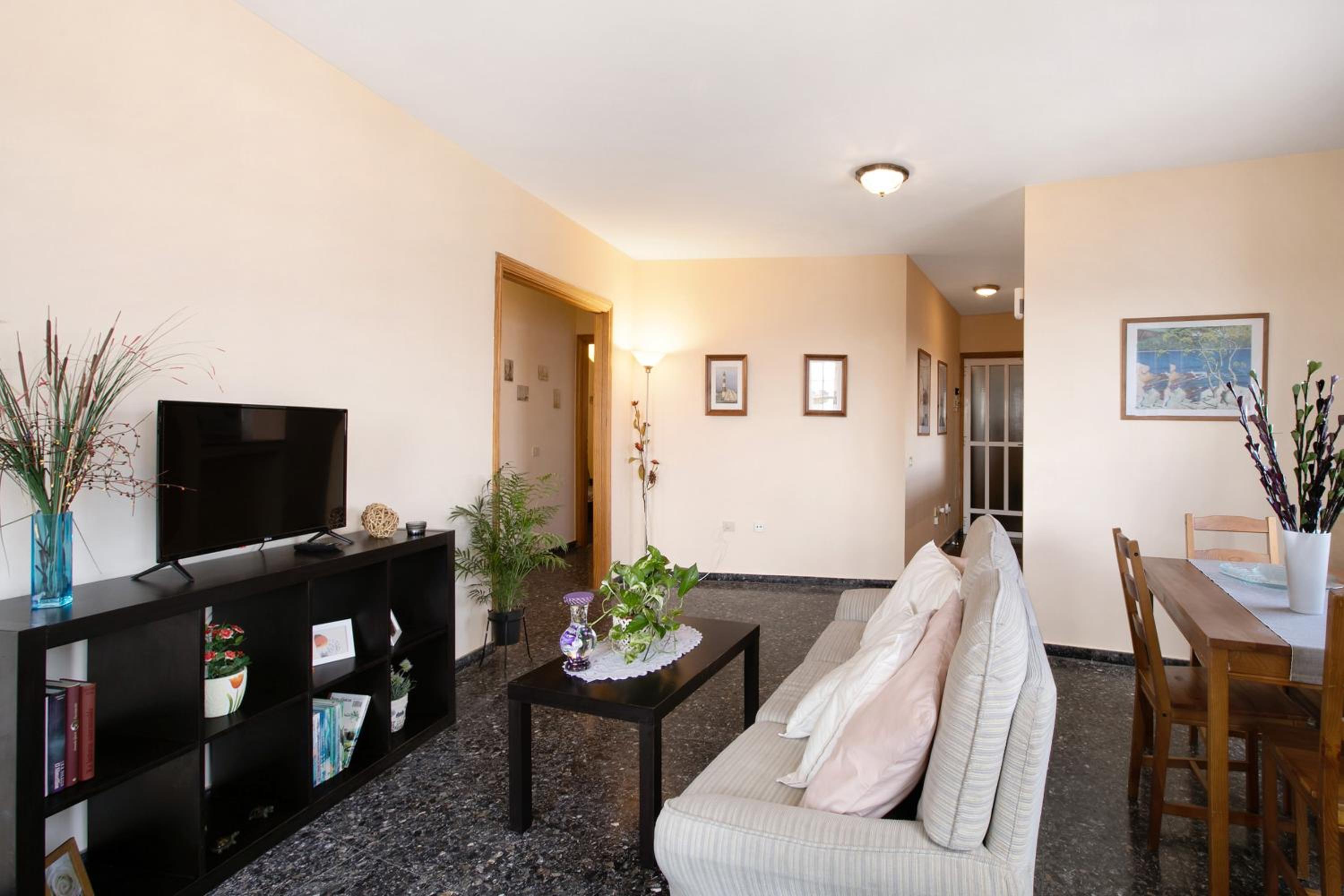 Three-Bedroom House photo 3