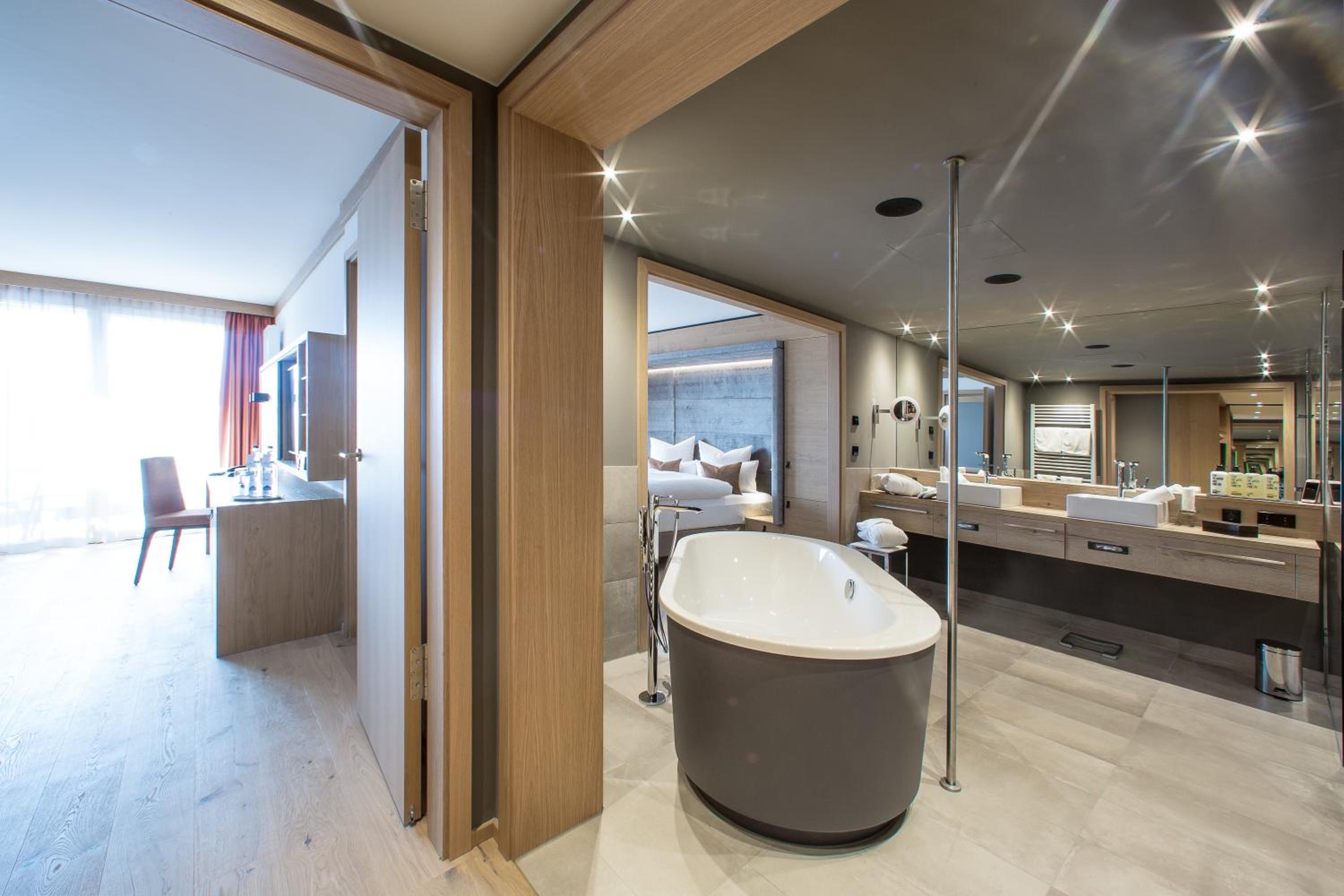Suite with Balcony photo 2