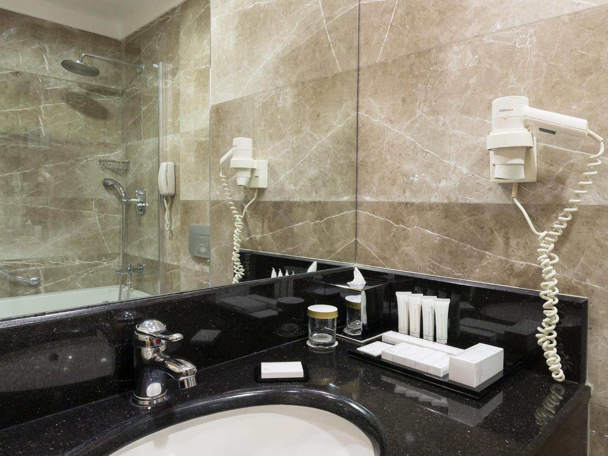 Standard Double or Twin Room - Photo 5