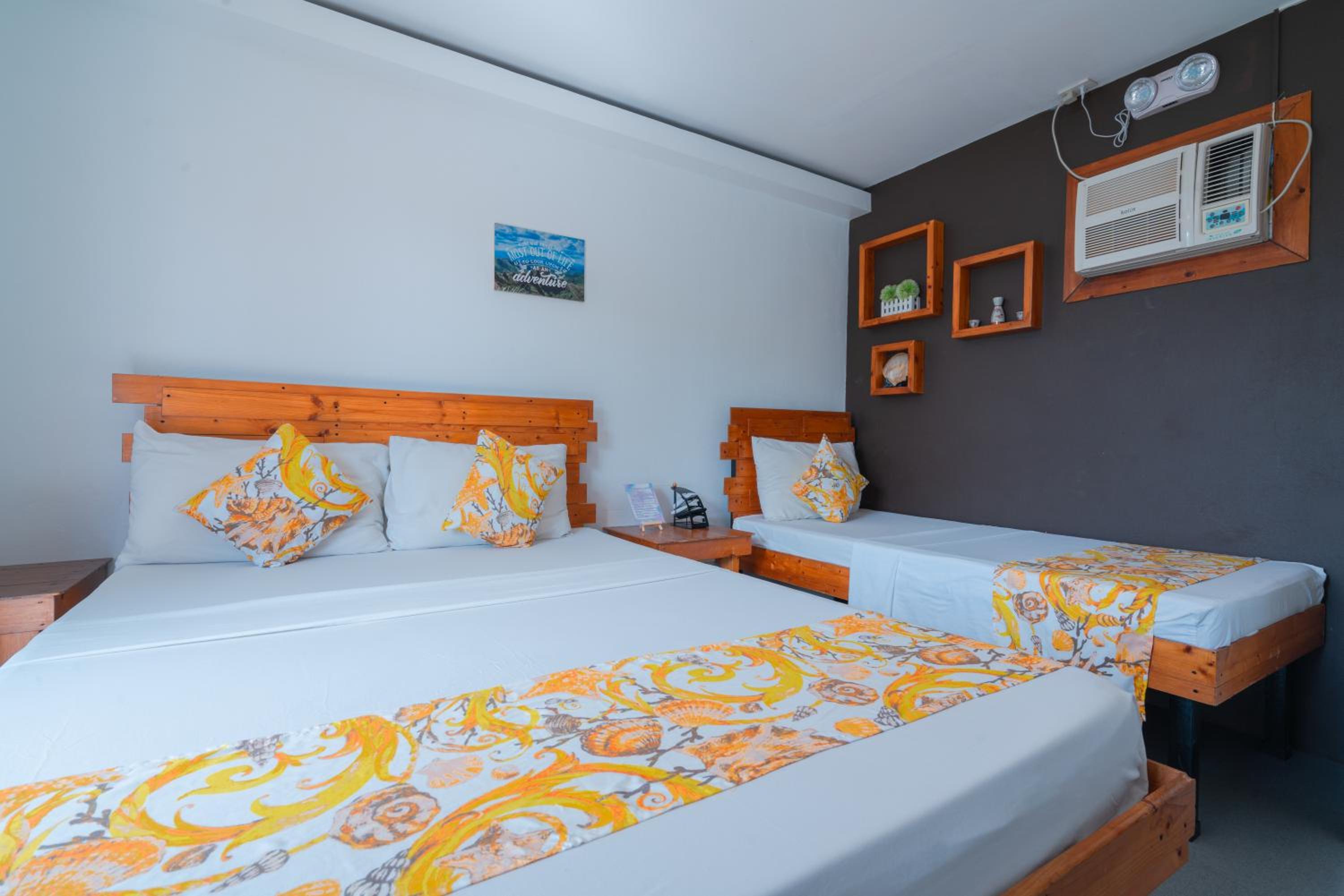 Deluxe Triple Room photo 3