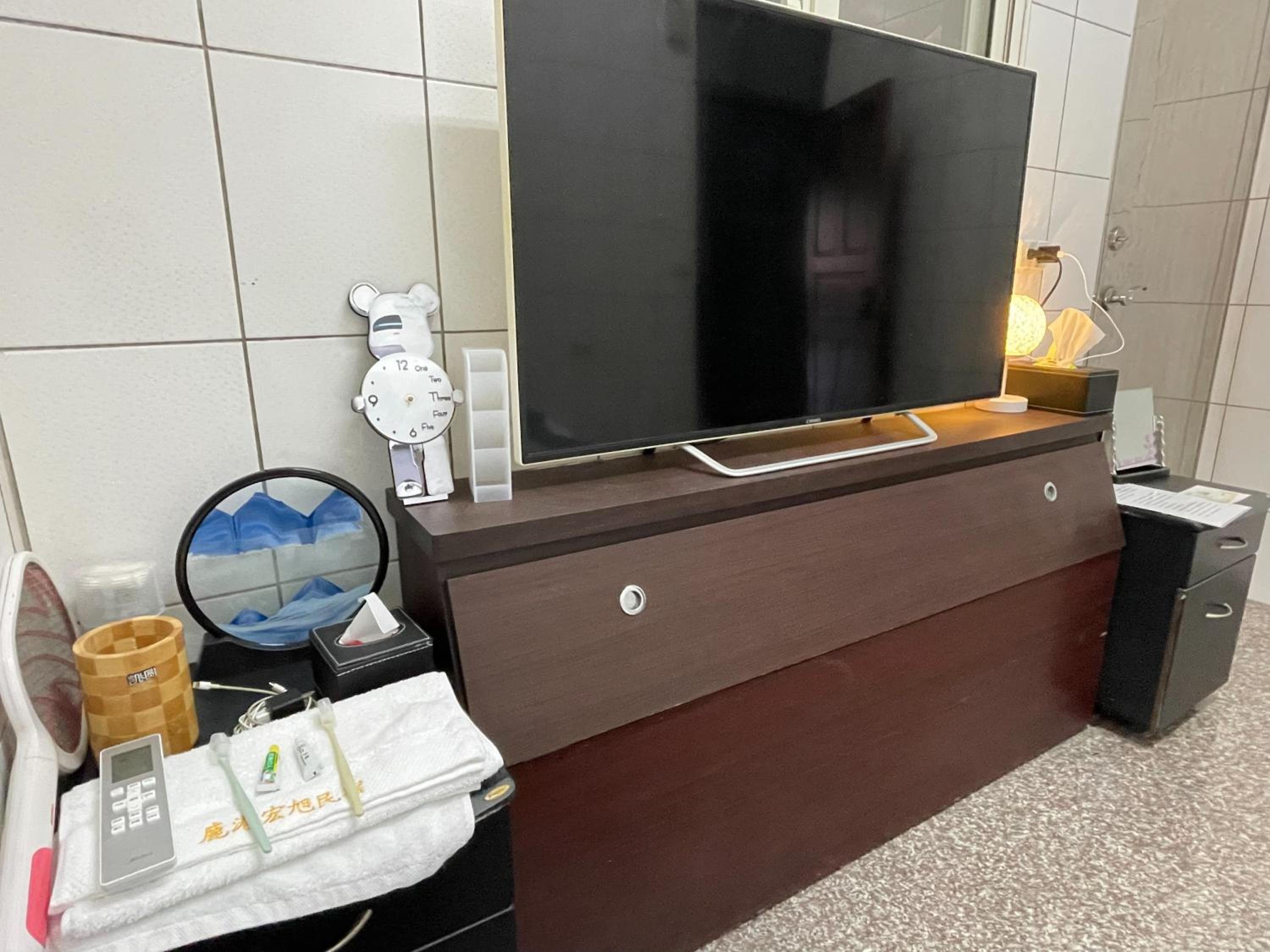 Double Room with Shared Bathroom photo 3