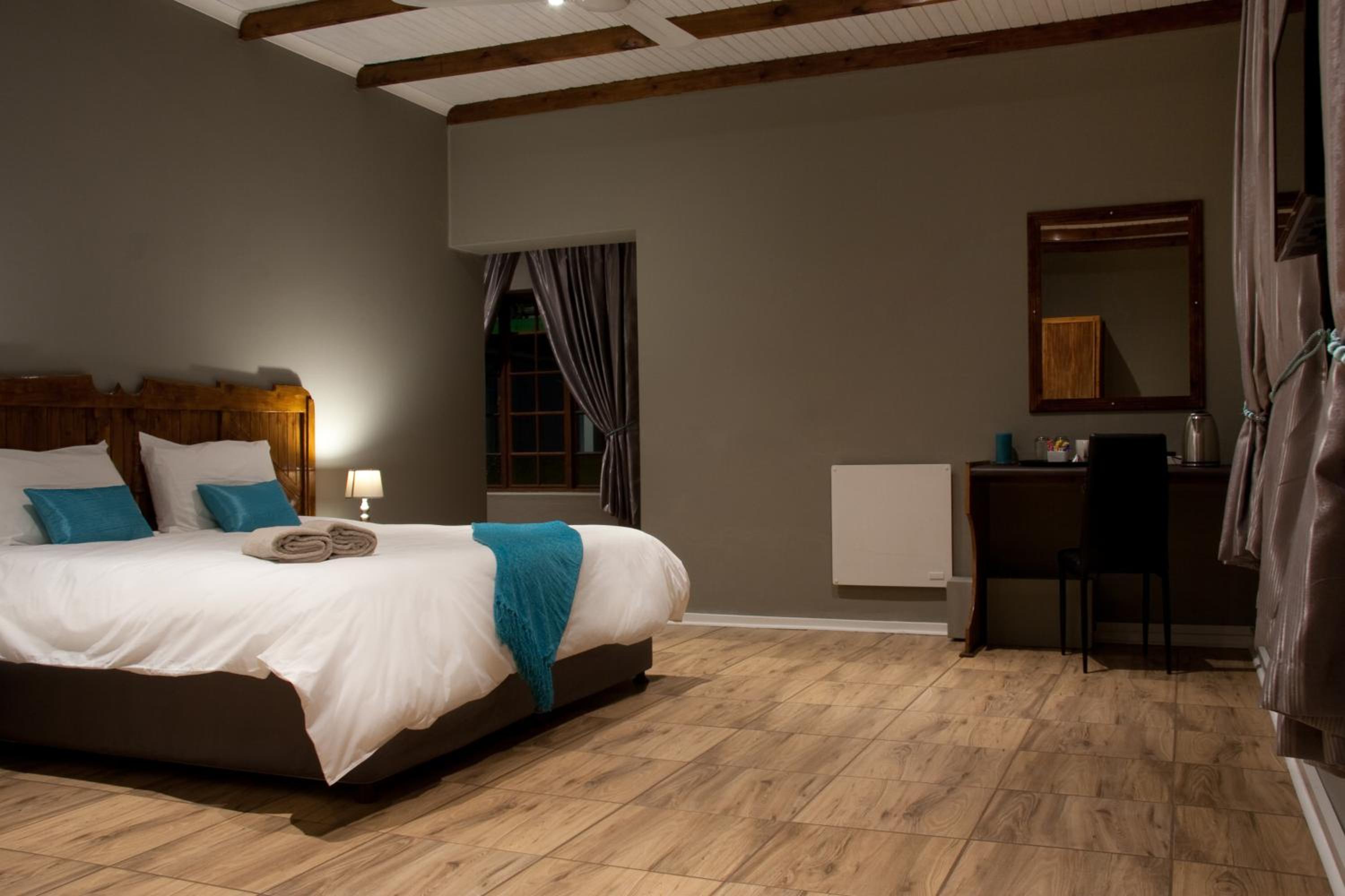 Double or Twin Room - Photo 3
