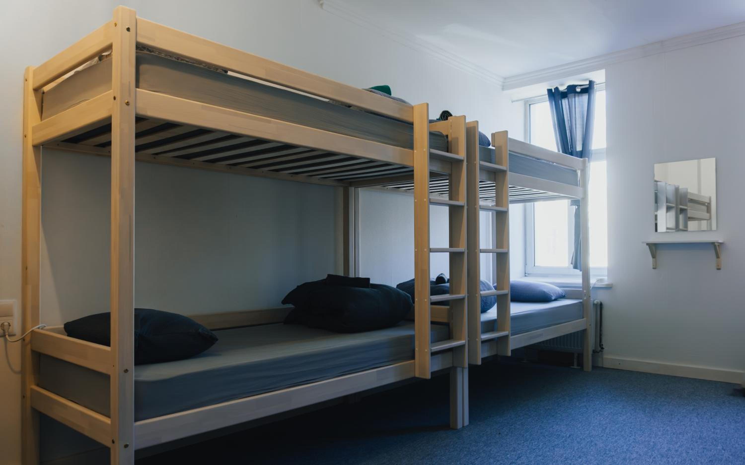 Bed in 8-Bed Mixed Dormitory Room photo 1