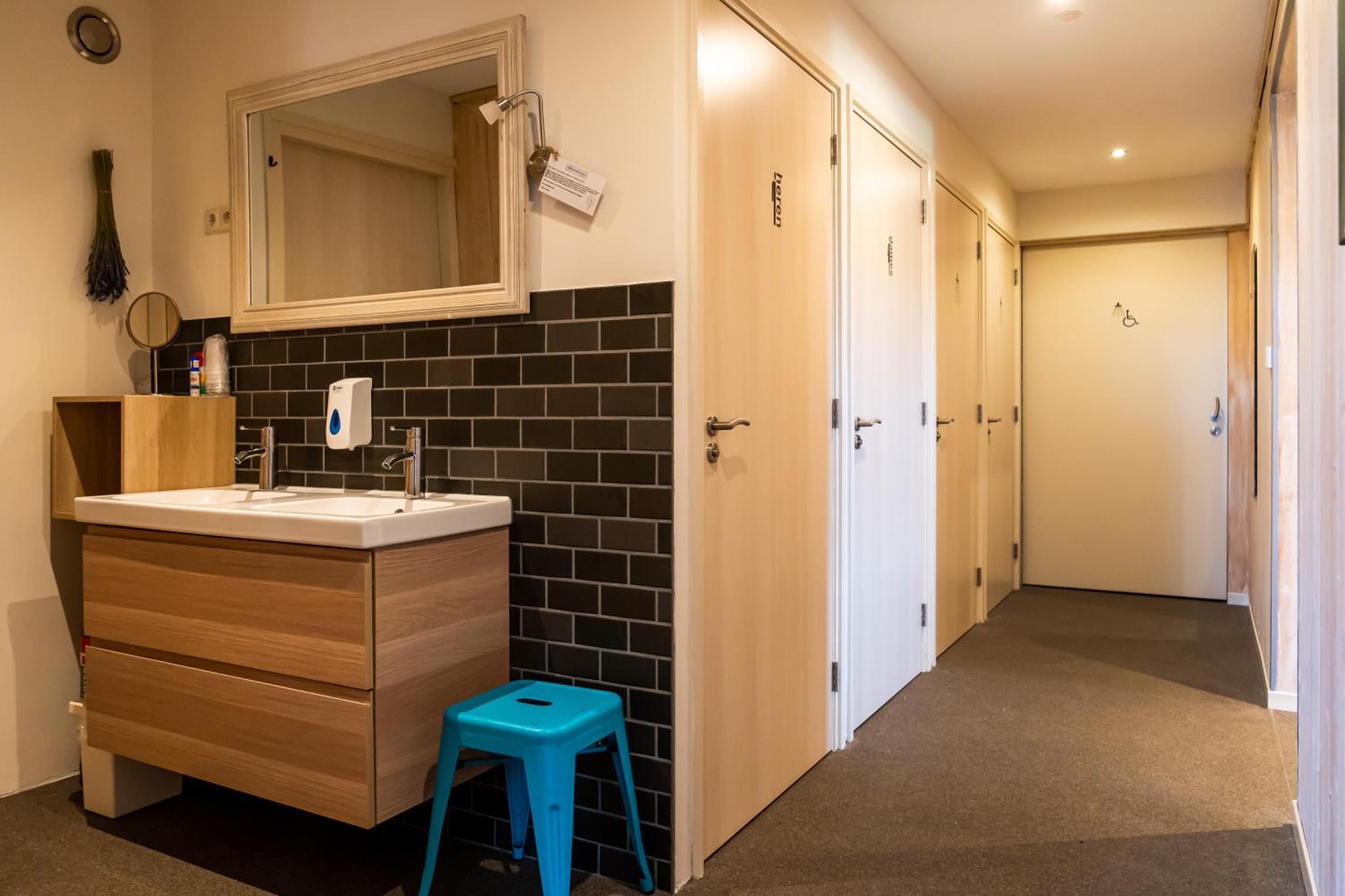 Three-Bedroom Apartment - Photo 10