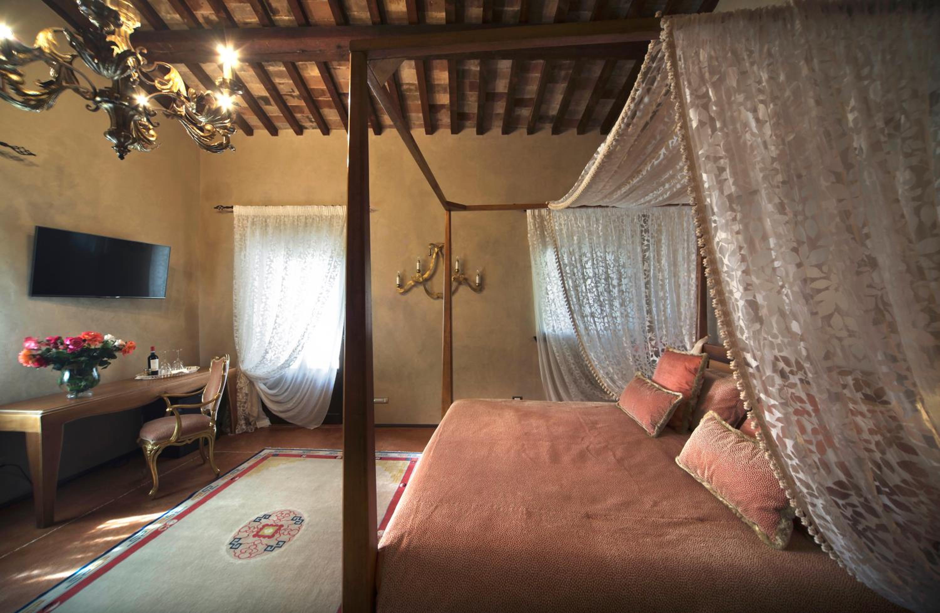 Deluxe King Room photo 2