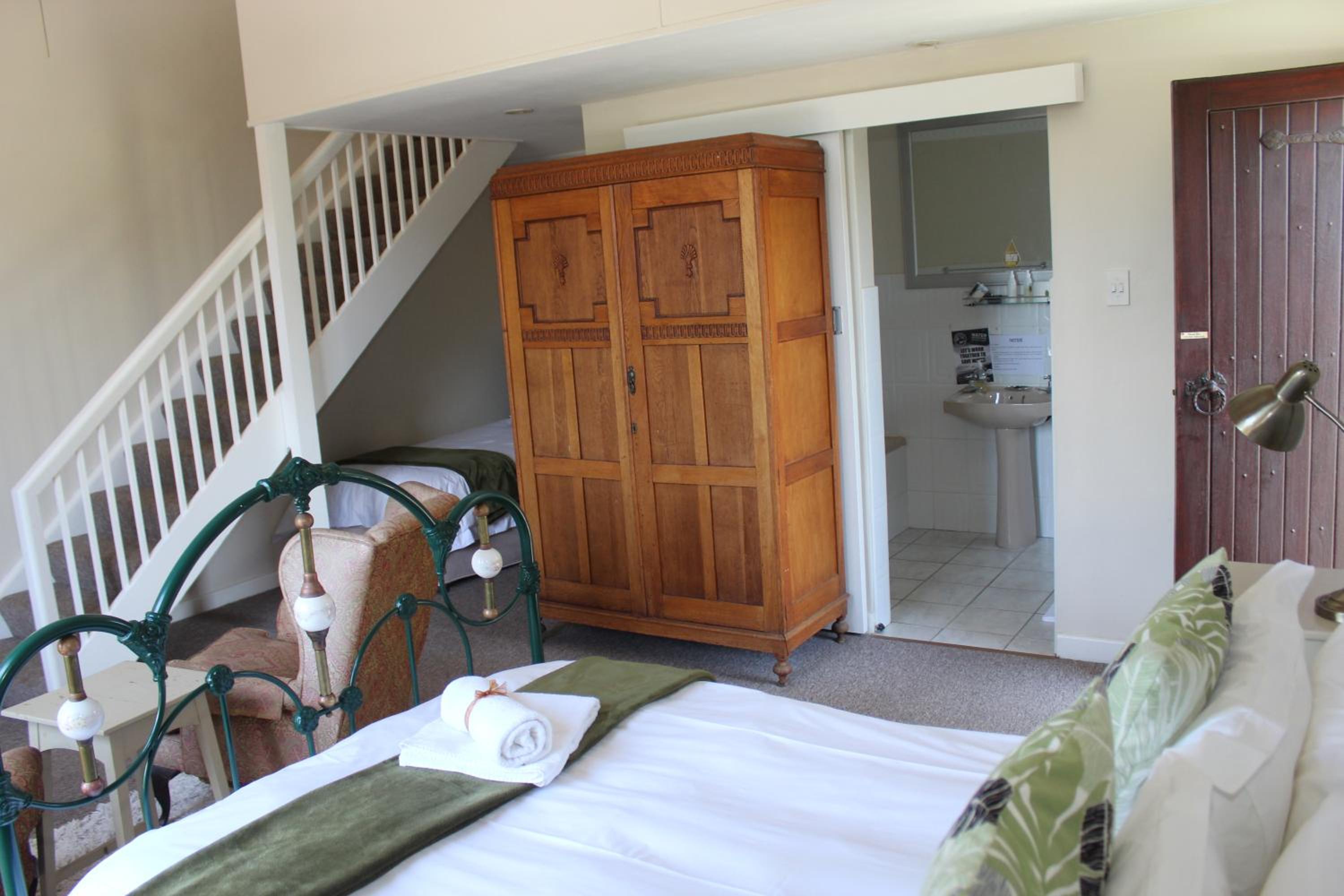 Family Room - Photo 2