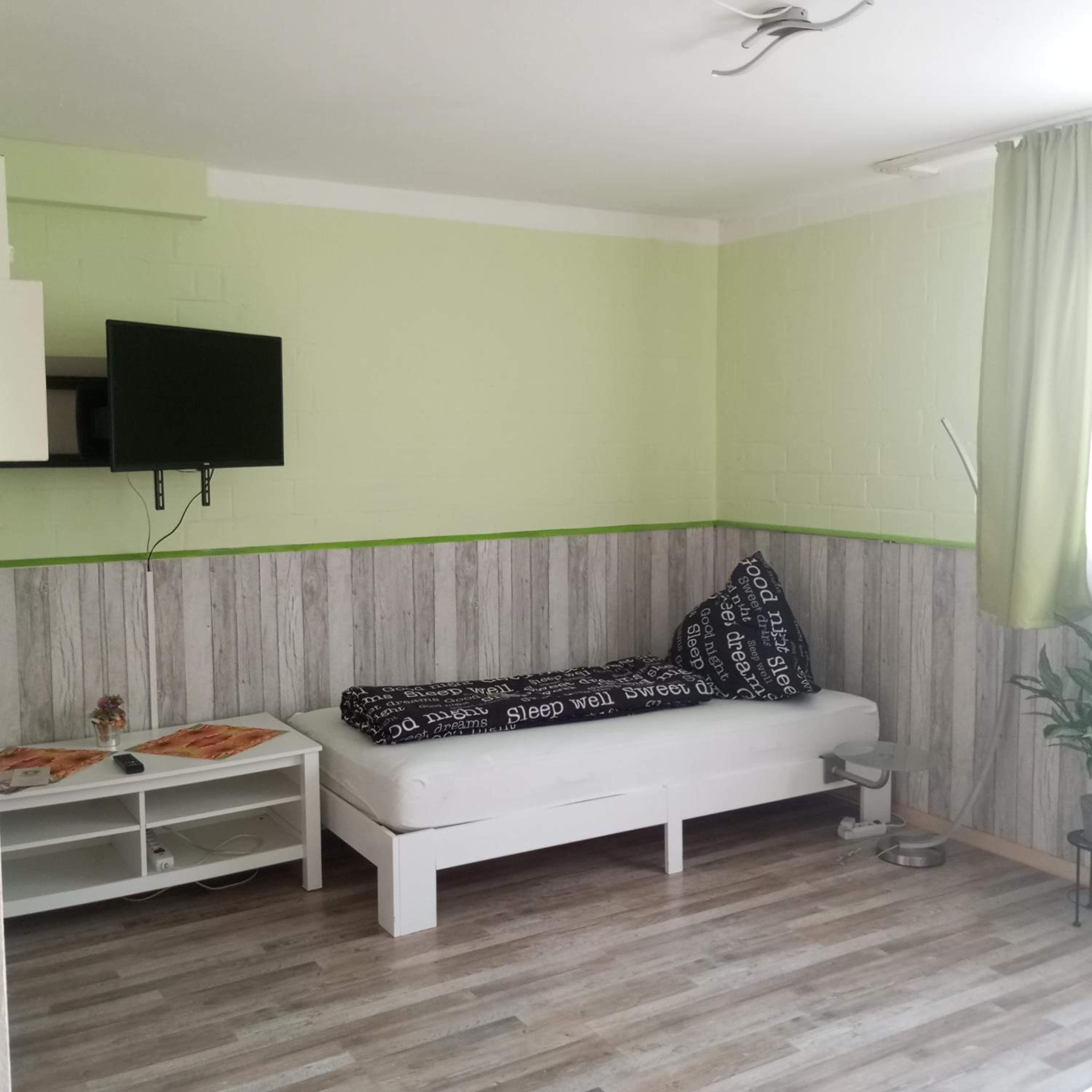 Single Room with Bathroom photo 3